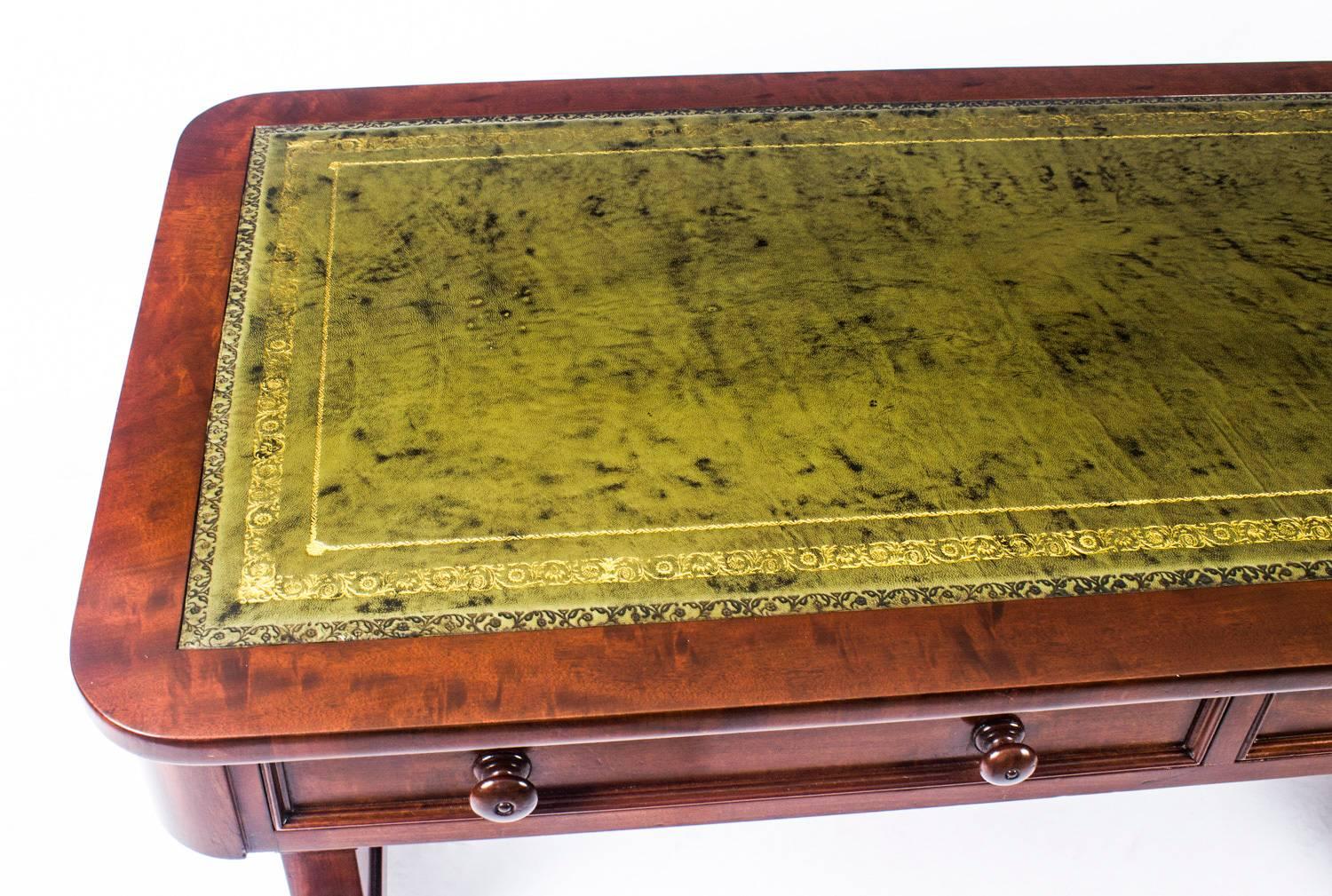 English Antique William IV Writing Library Table Johnstone and Jeanes, 19th Century