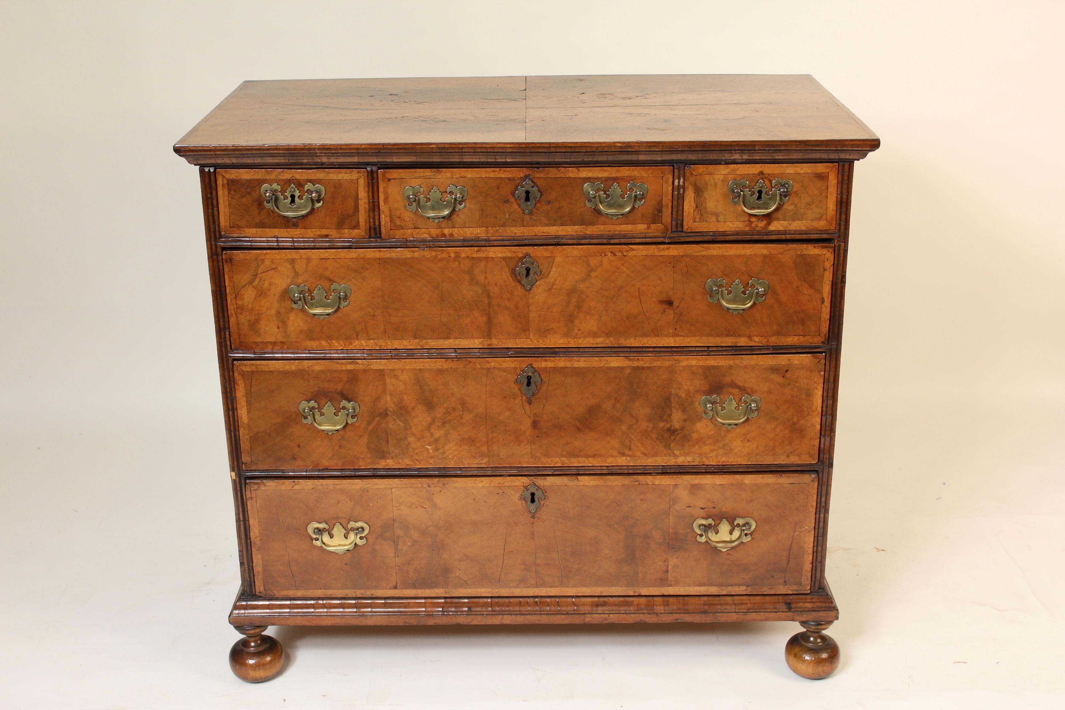 Antique William and Mary style burl walnut chest of drawers with herringbone cross banding around the drawers and top, 19th century.