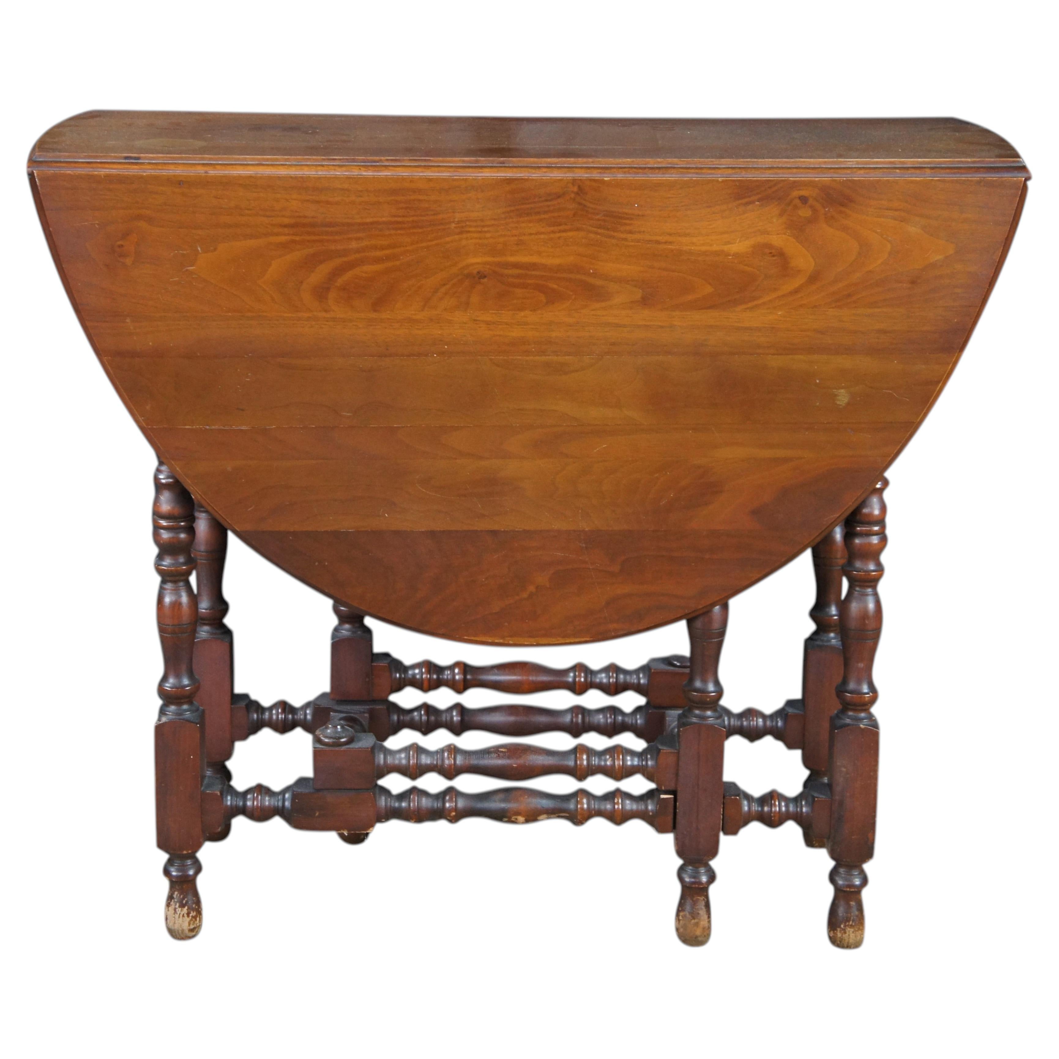 Antico tavolino ovale in stile William & Mary, in Oak, con anta a goccia e gambe a gattuccio