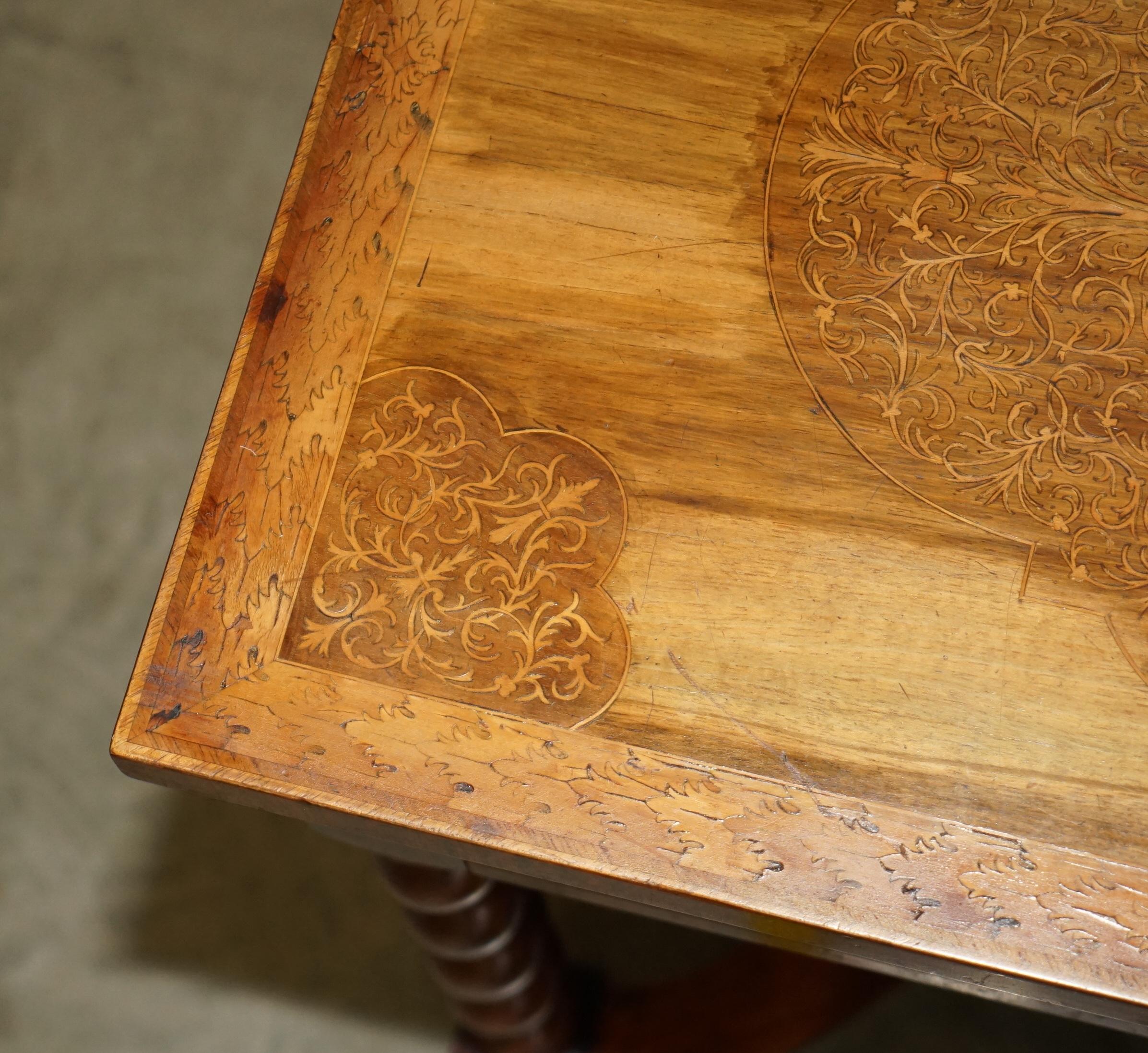 ANTIQUE WILLIAM & MARY STYLE RESTORED SEAWEED MARQUETRY SiNGLE DRAWER TABLE DESK For Sale 4
