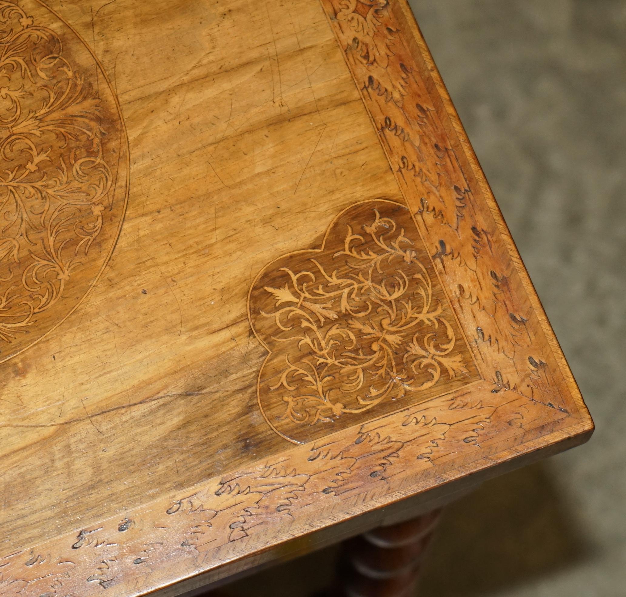 ANTIQUE WILLIAM & MARY STYLE RESTORED SEAWEED MARQUETRY SiNGLE DRAWER TABLE DESK For Sale 5