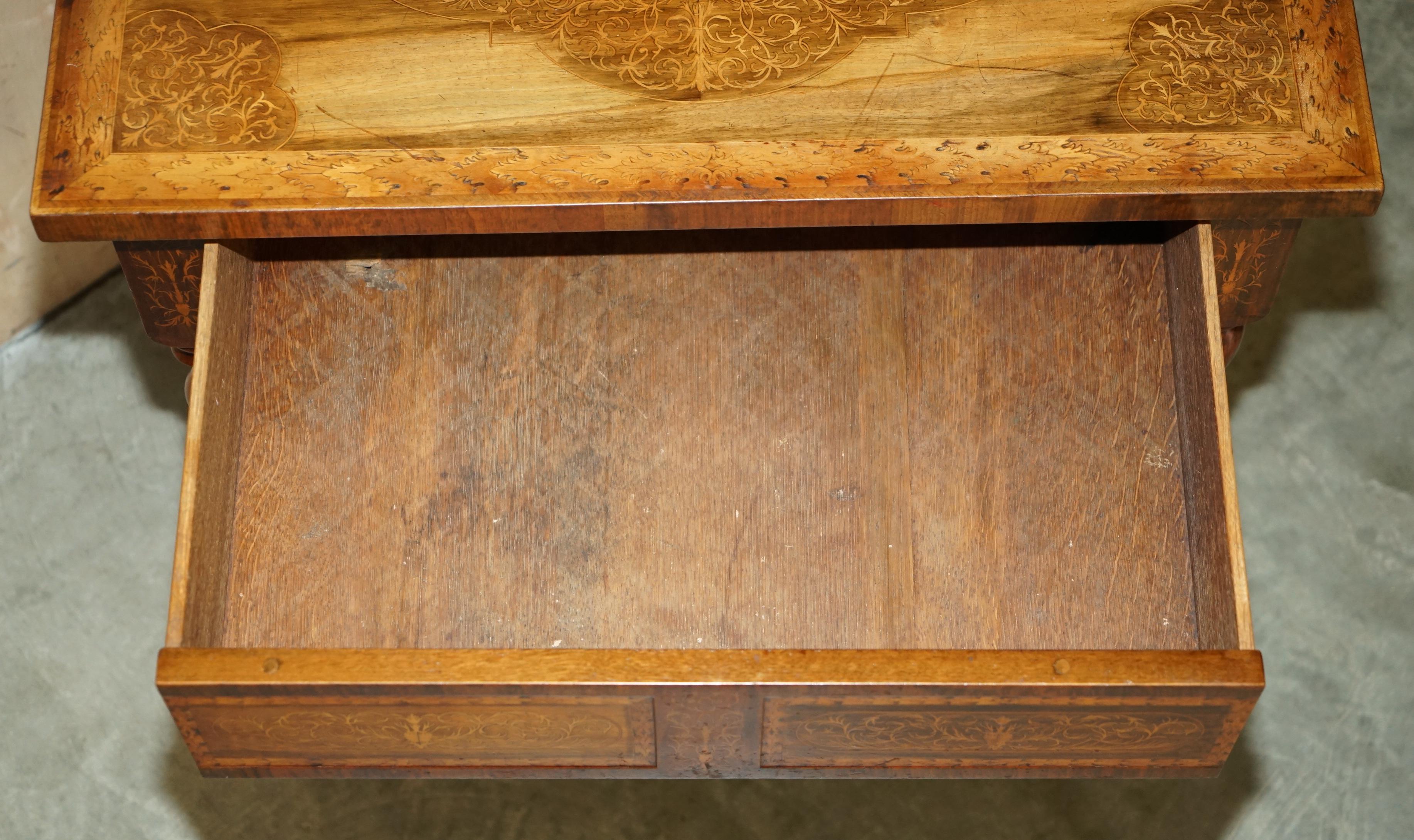 ANTIQUE WILLIAM & MARY STYLE RESTORED SEAWEED MARQUETRY SiNGLE DRAWER TABLE DESK For Sale 11