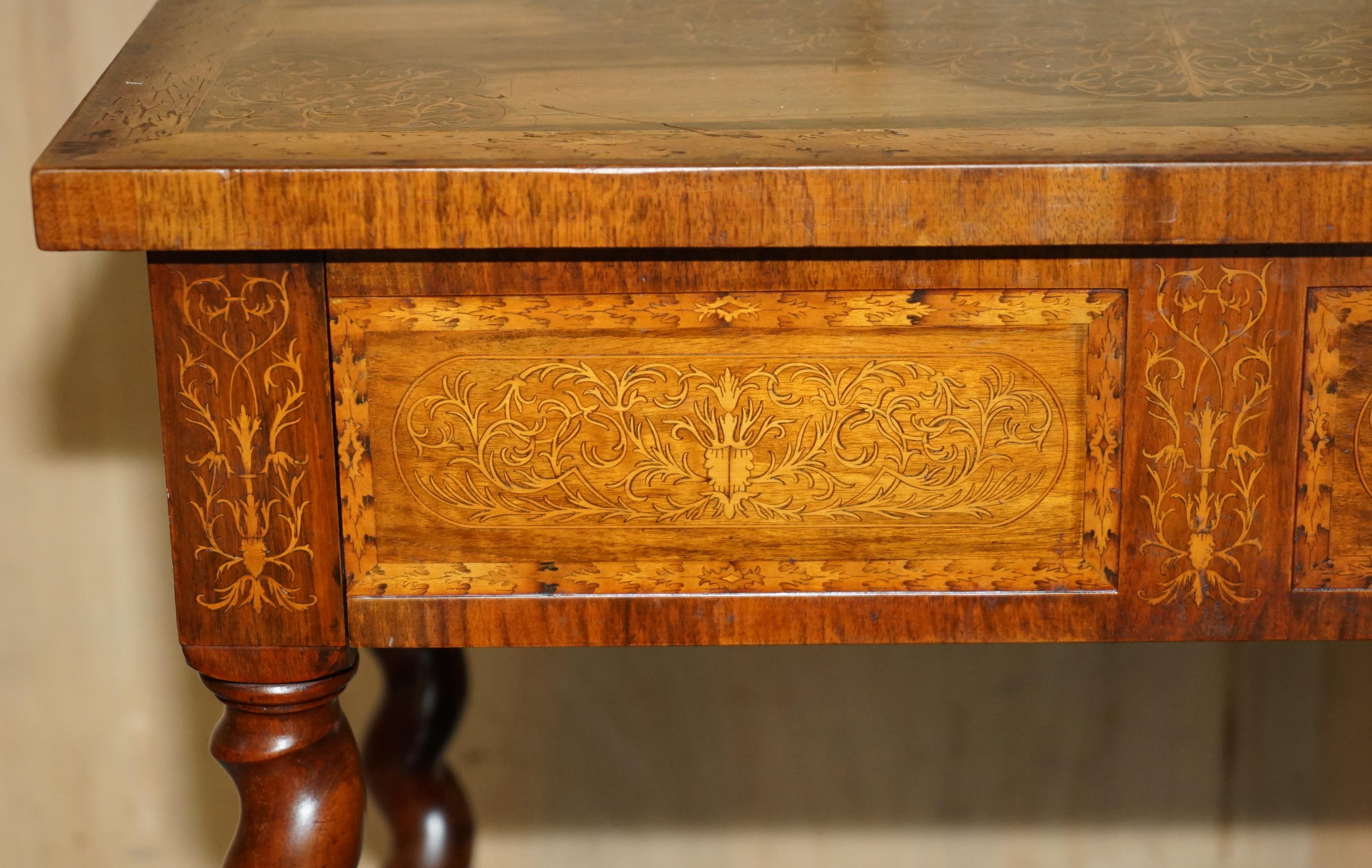 Hand-Crafted ANTIQUE WILLIAM & MARY STYLE RESTORED SEAWEED MARQUETRY SiNGLE DRAWER TABLE DESK For Sale