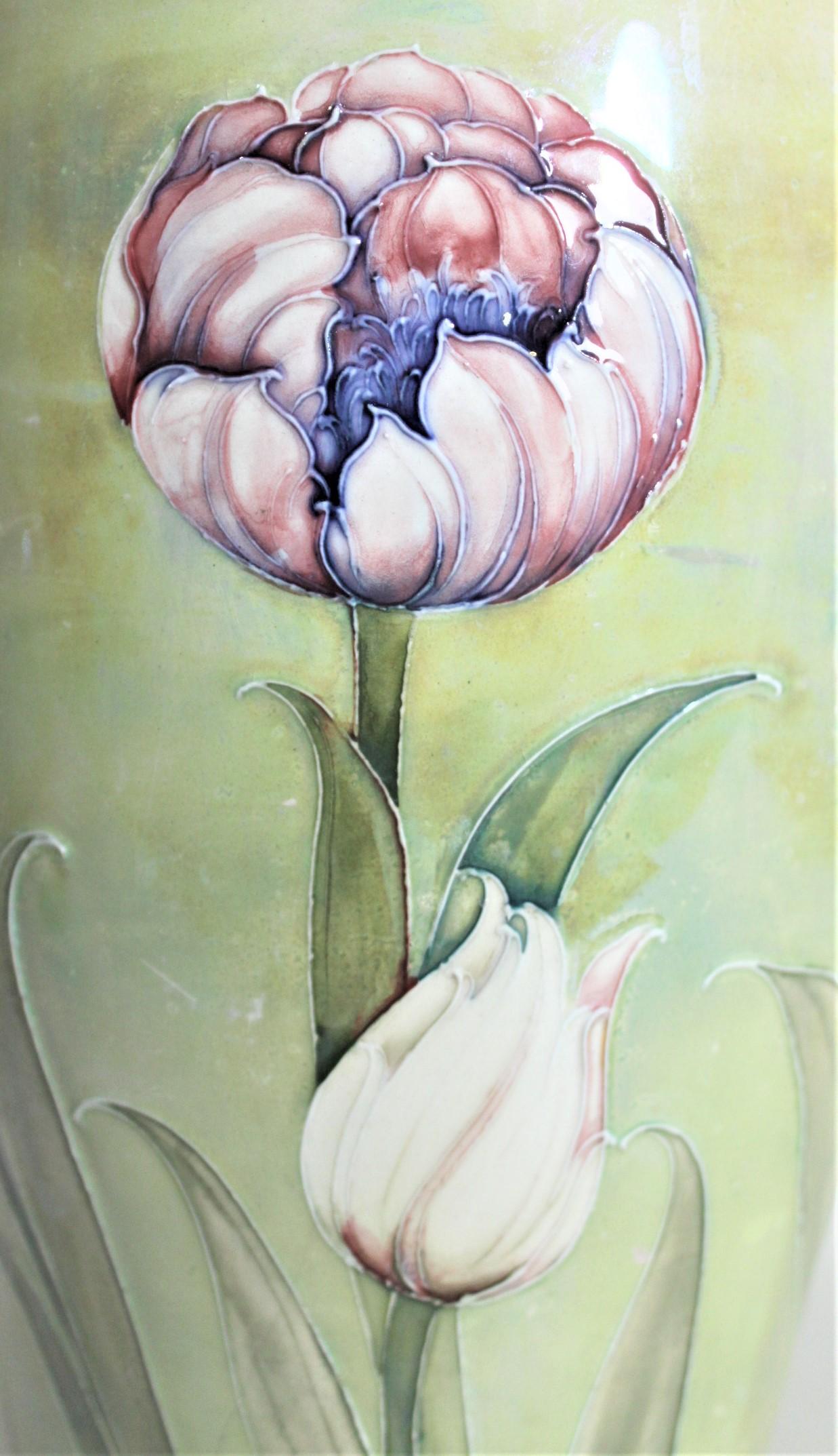 Antique William Moorcroft Art Pottery Tulip Patterned Vase with Lustre Glaze For Sale 1