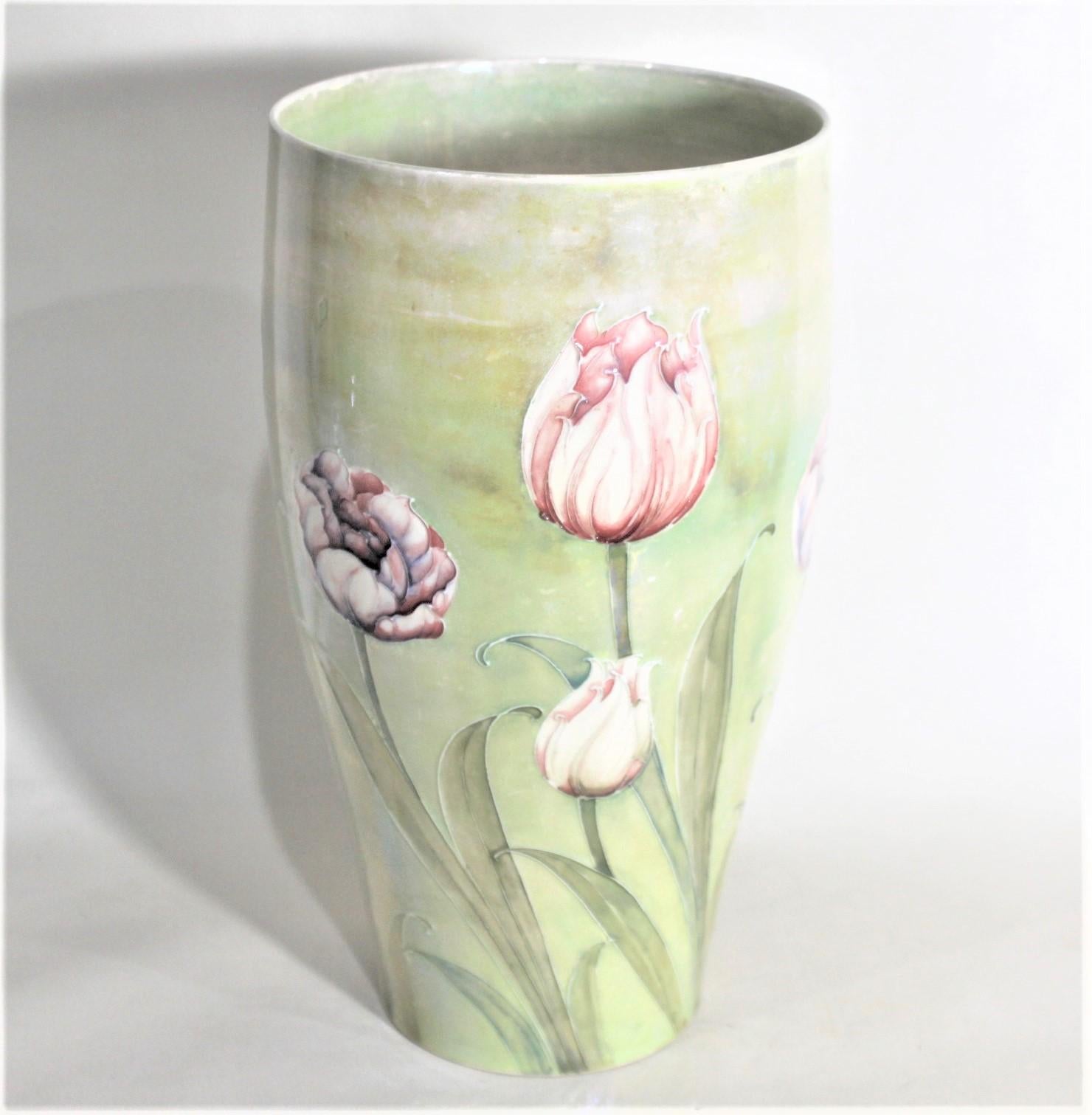 Antique William Moorcroft Art Pottery Tulip Patterned Vase with Lustre Glaze In Good Condition For Sale In Hamilton, Ontario