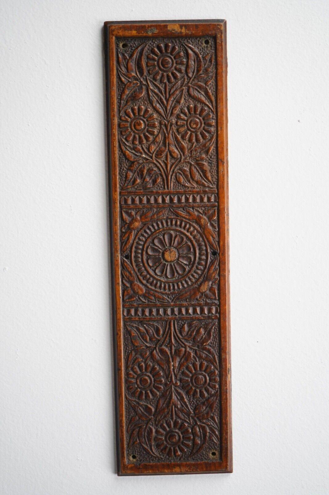 A set of four wonderful wooden hand carved finger plate with floral style carvings in a William Morris style. Make your doors stand out and add these panels to your home. 
 
Dimensions

 
Condition 
Please do take a careful look at all our pictures