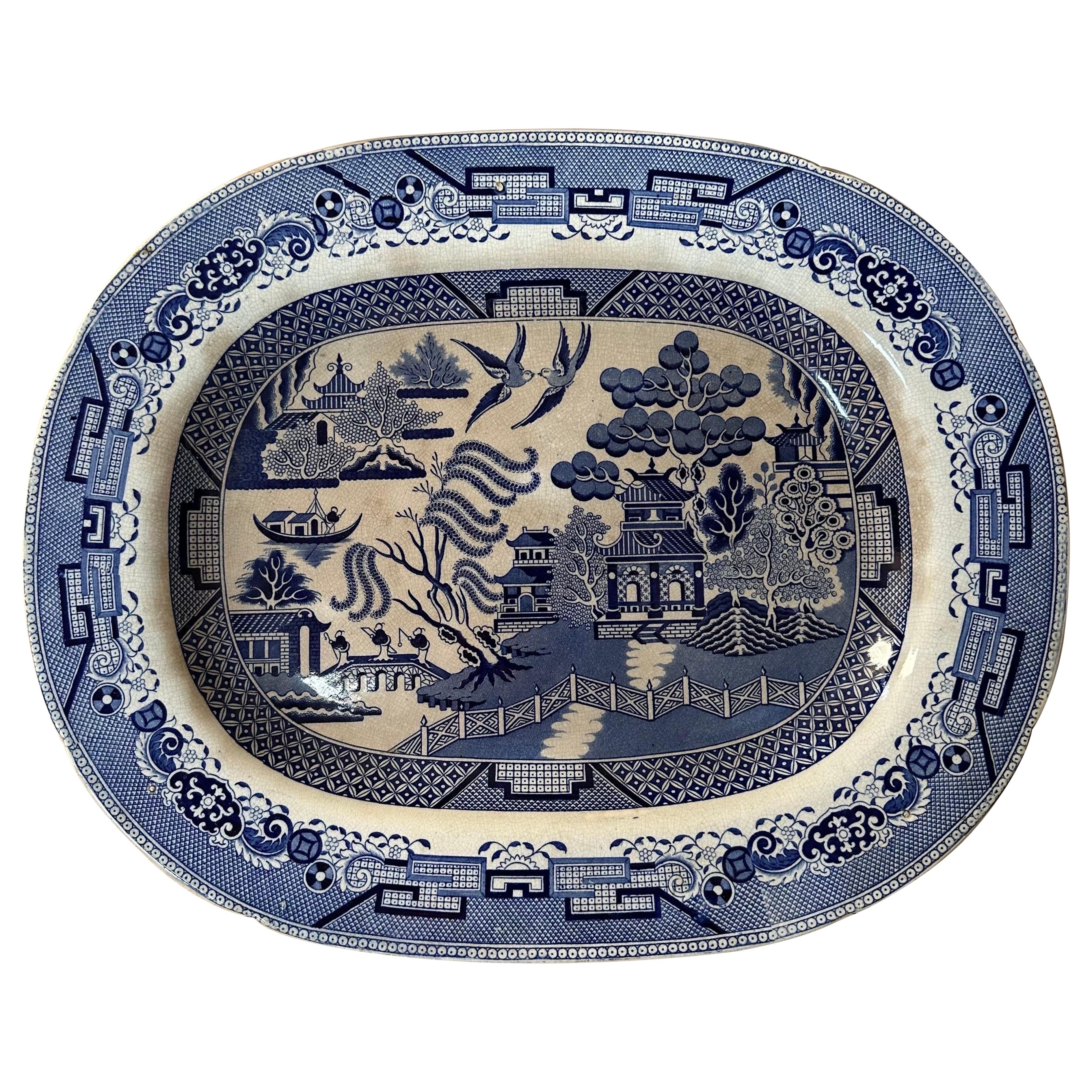 Grand plat ancien à motif de saule, Circa 1850