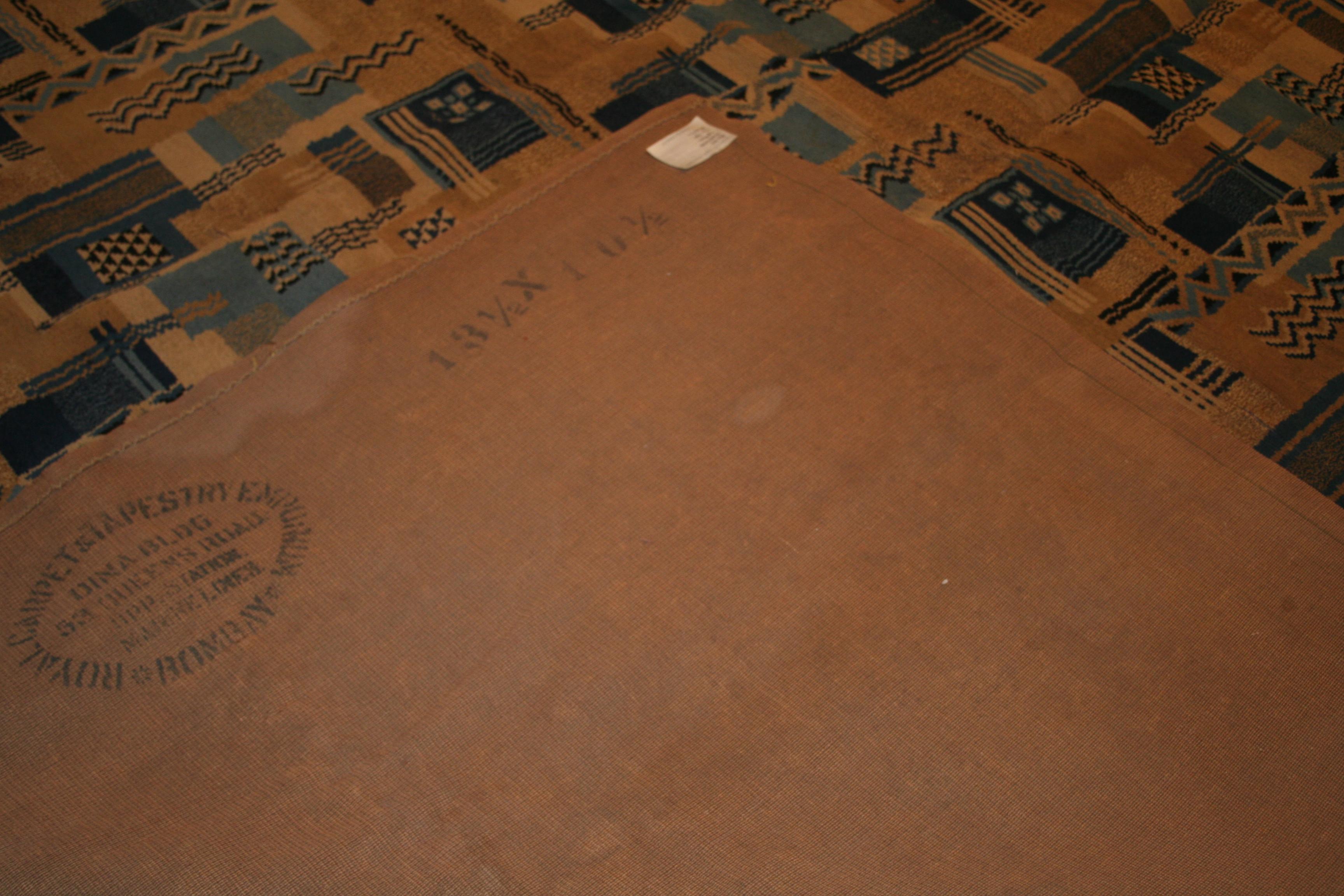Antique Wilton Royal Carpet Factory Room Size Rug with Modernist Art Deco Design In Good Condition For Sale In Milan, IT