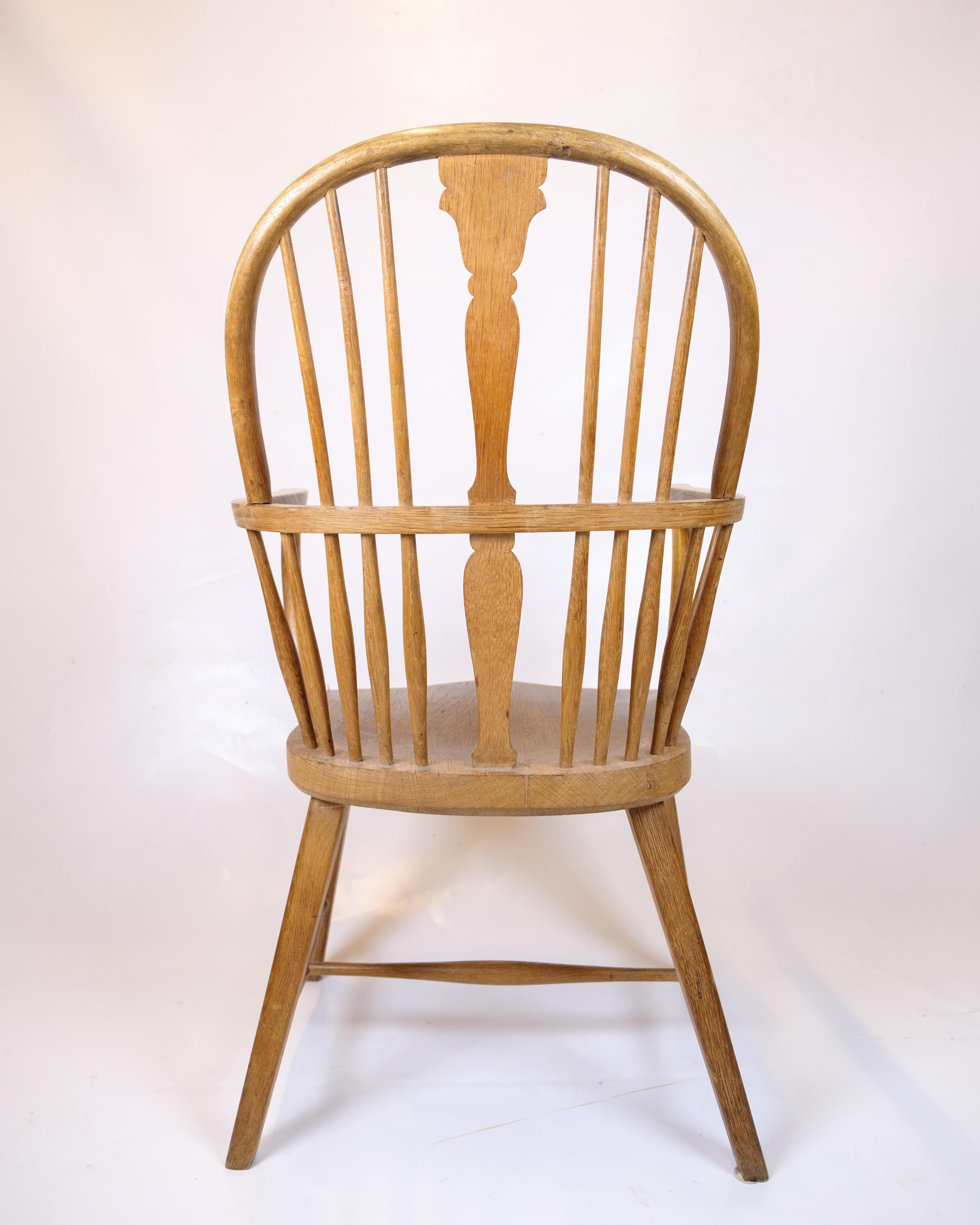 Early 20th Century Antique Windsor Armchair In Patinated Oak From 1920s For Sale