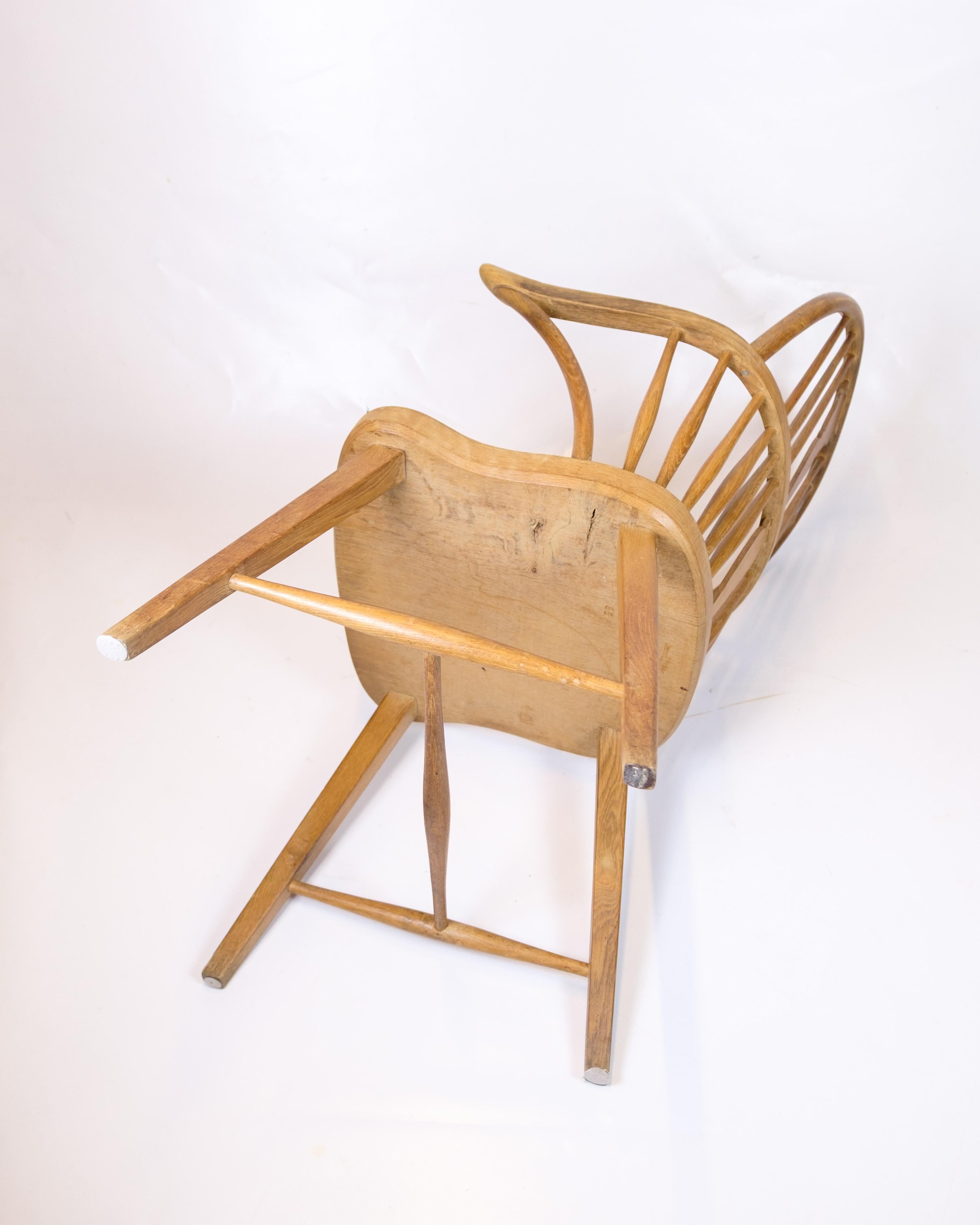 Antique Windsor Armchair In Patinated Oak From 1920s For Sale 1