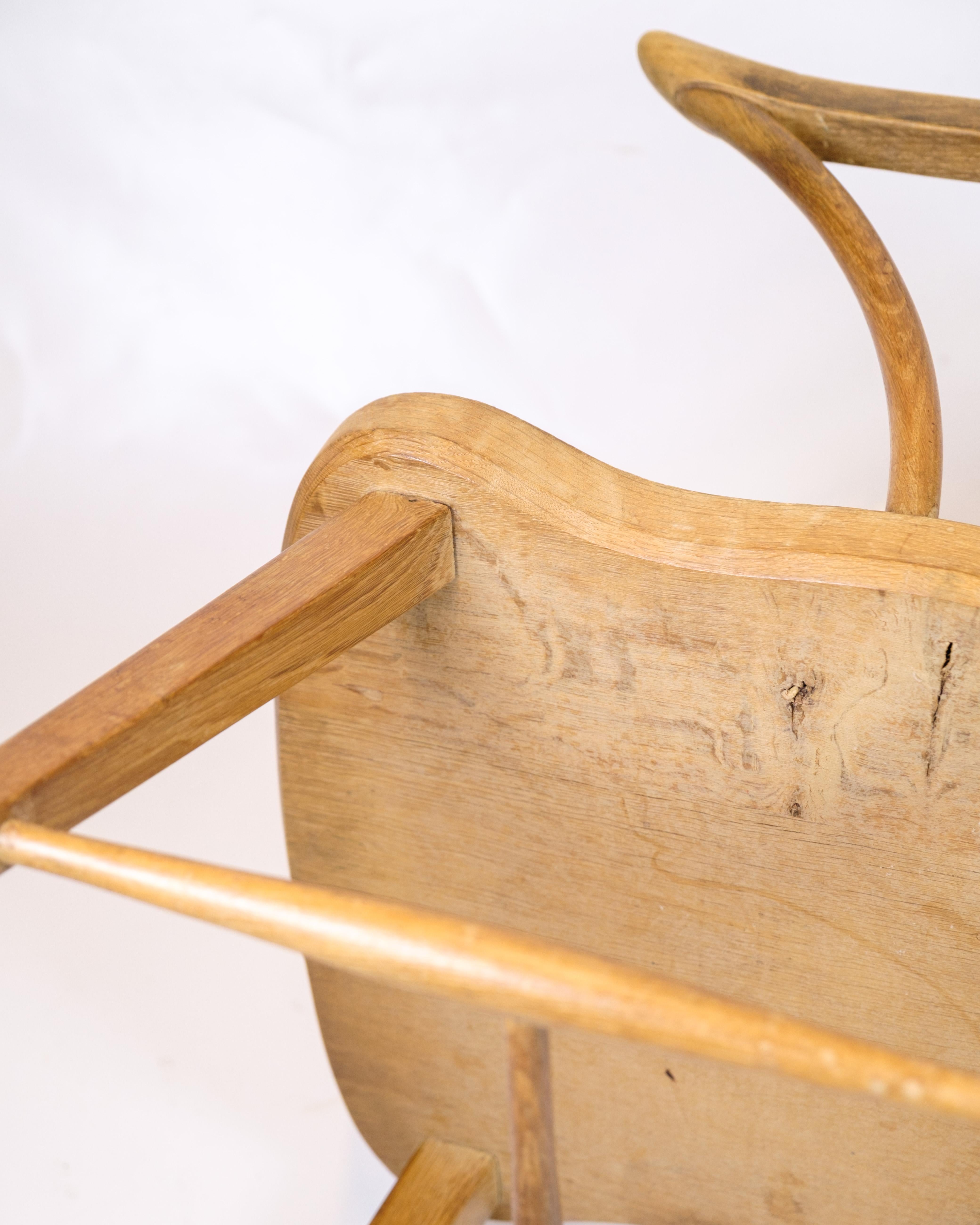 Antique Windsor Armchair In Patinated Oak From 1920s For Sale 2