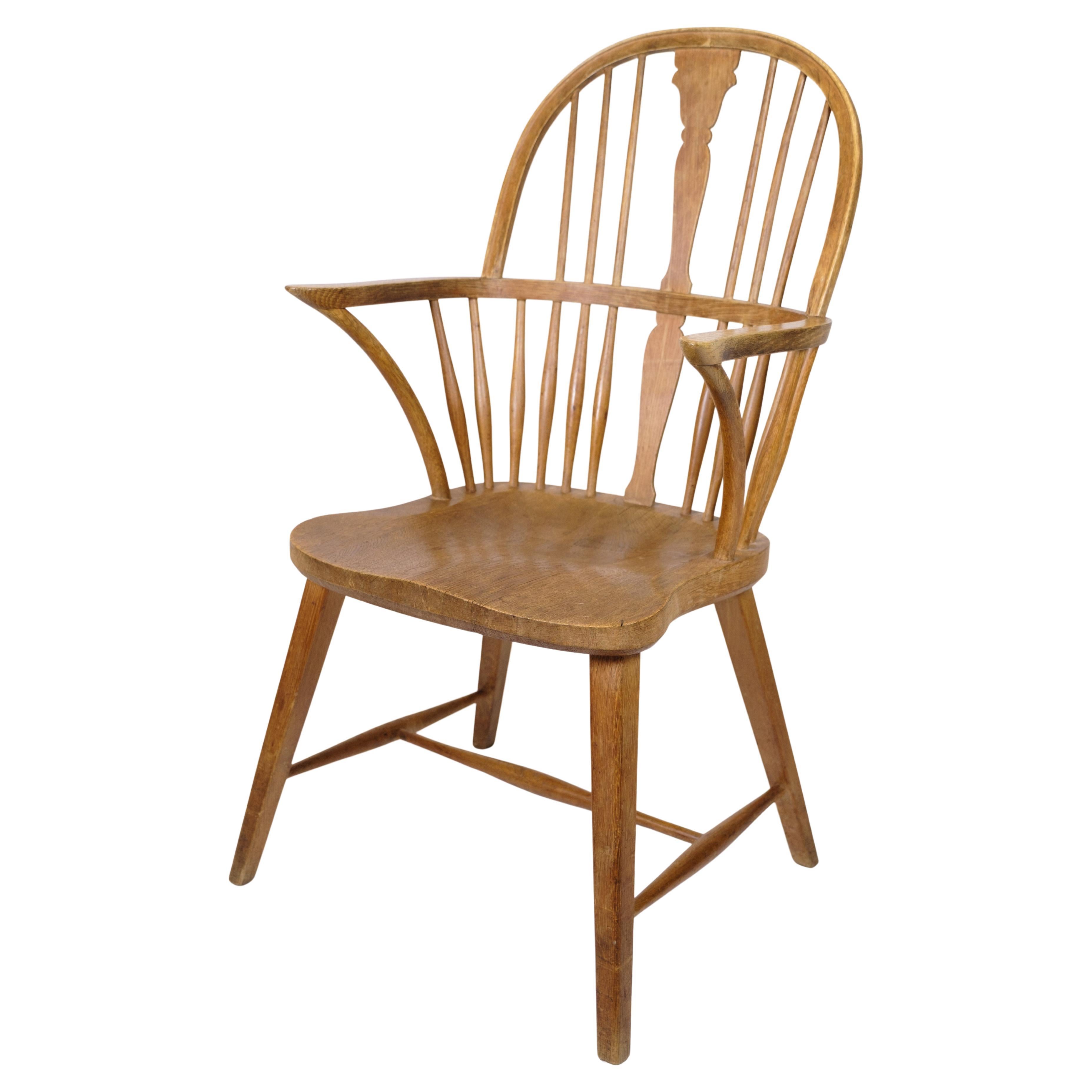 Antique Windsor Armchair In Patinated Oak From 1920s For Sale