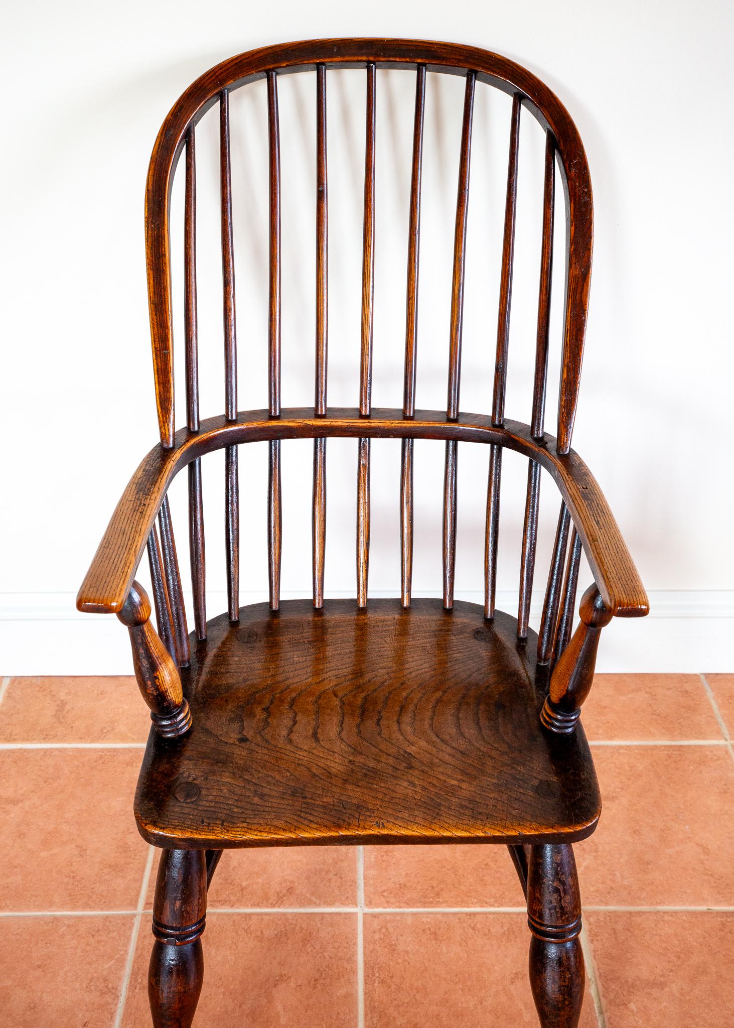 Sedia Windsor antica 1840 Schienale alto Schienale a cerchio Schienale a bastone Poltrona da casa di campagna in vendita 3