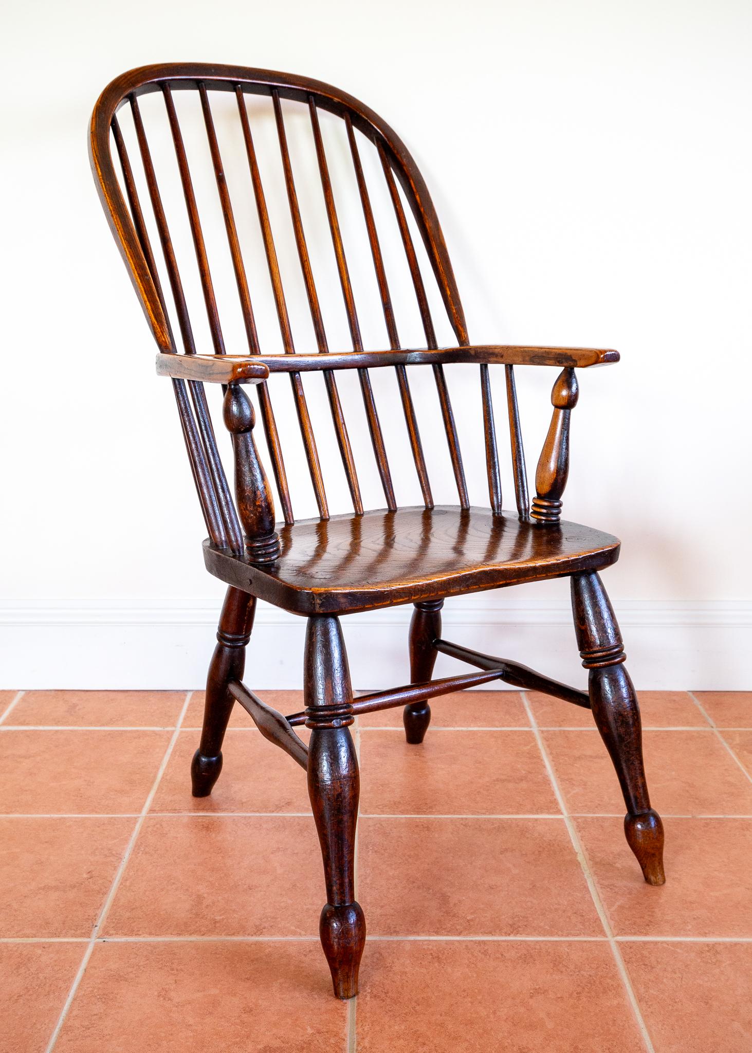 Primo vittoriano Sedia Windsor antica 1840 Schienale alto Schienale a cerchio Schienale a bastone Poltrona da casa di campagna in vendita