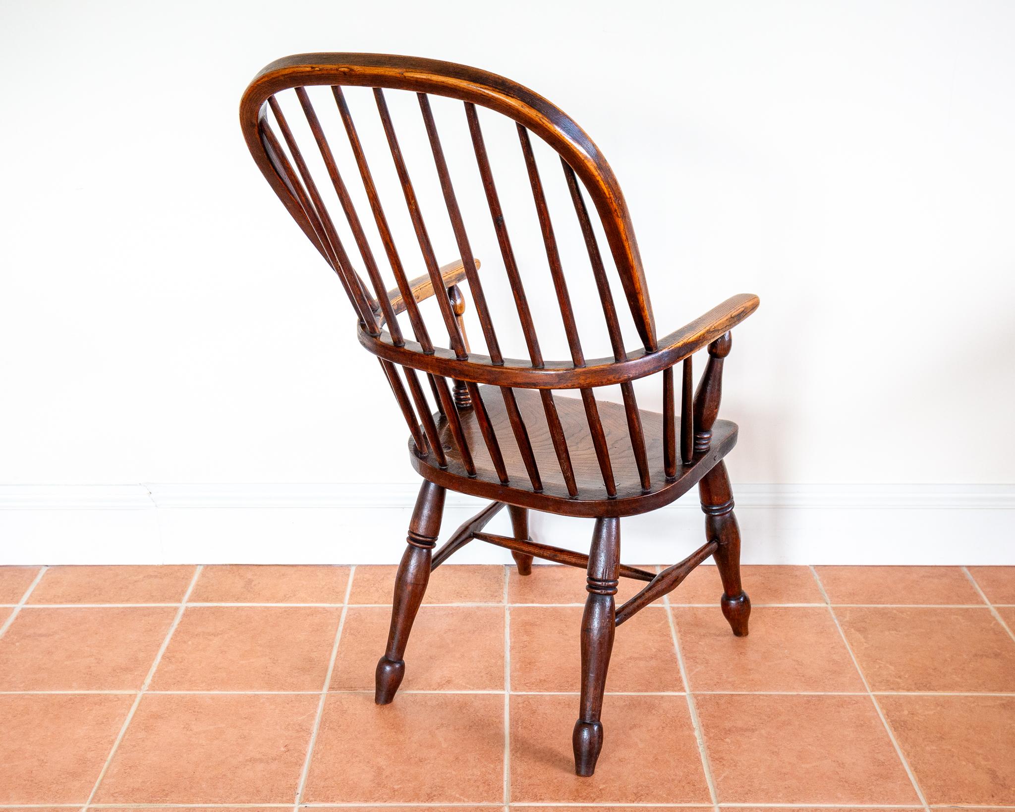 Inglese Sedia Windsor antica 1840 Schienale alto Schienale a cerchio Schienale a bastone Poltrona da casa di campagna in vendita