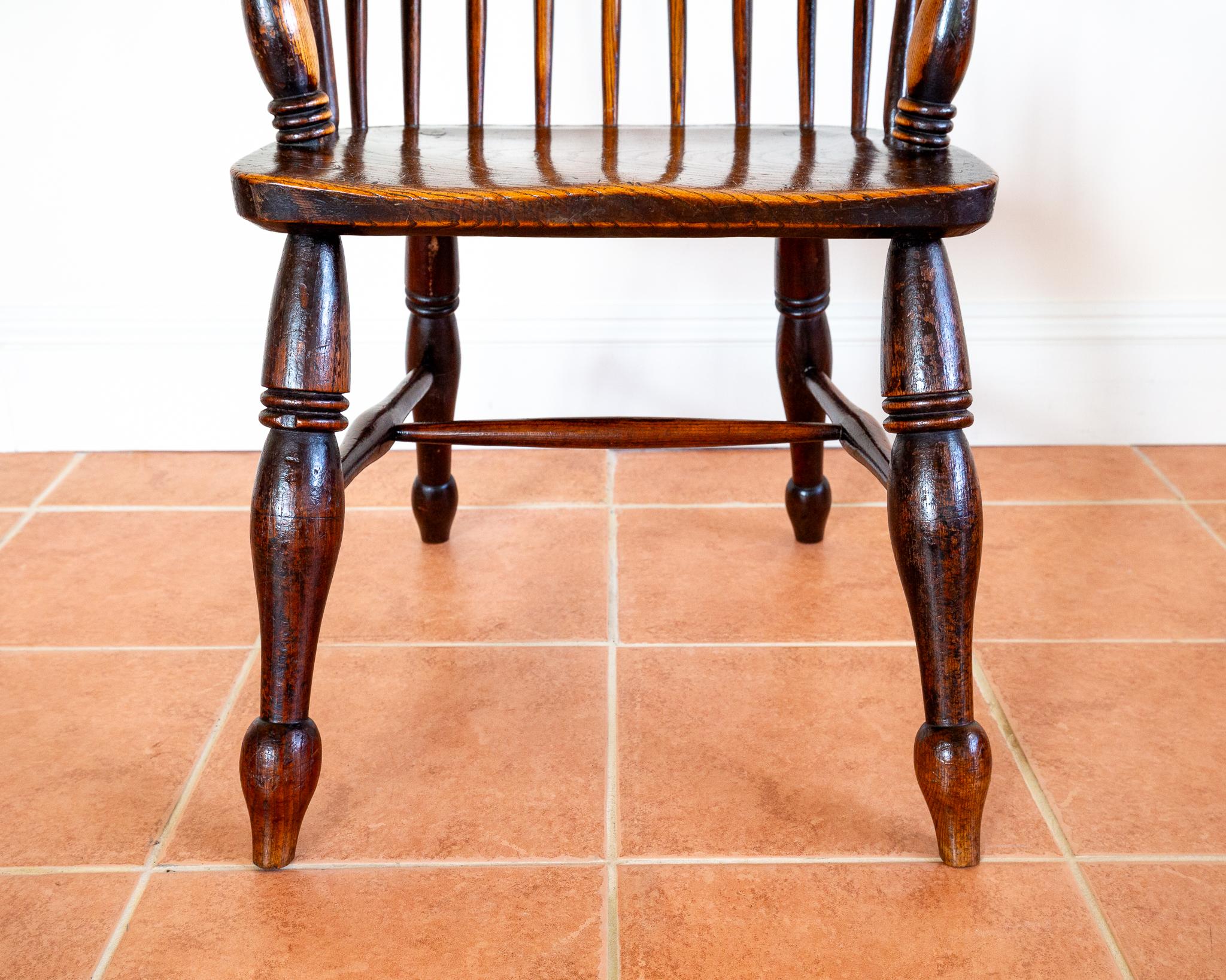 Metà XIX secolo Sedia Windsor antica 1840 Schienale alto Schienale a cerchio Schienale a bastone Poltrona da casa di campagna in vendita
