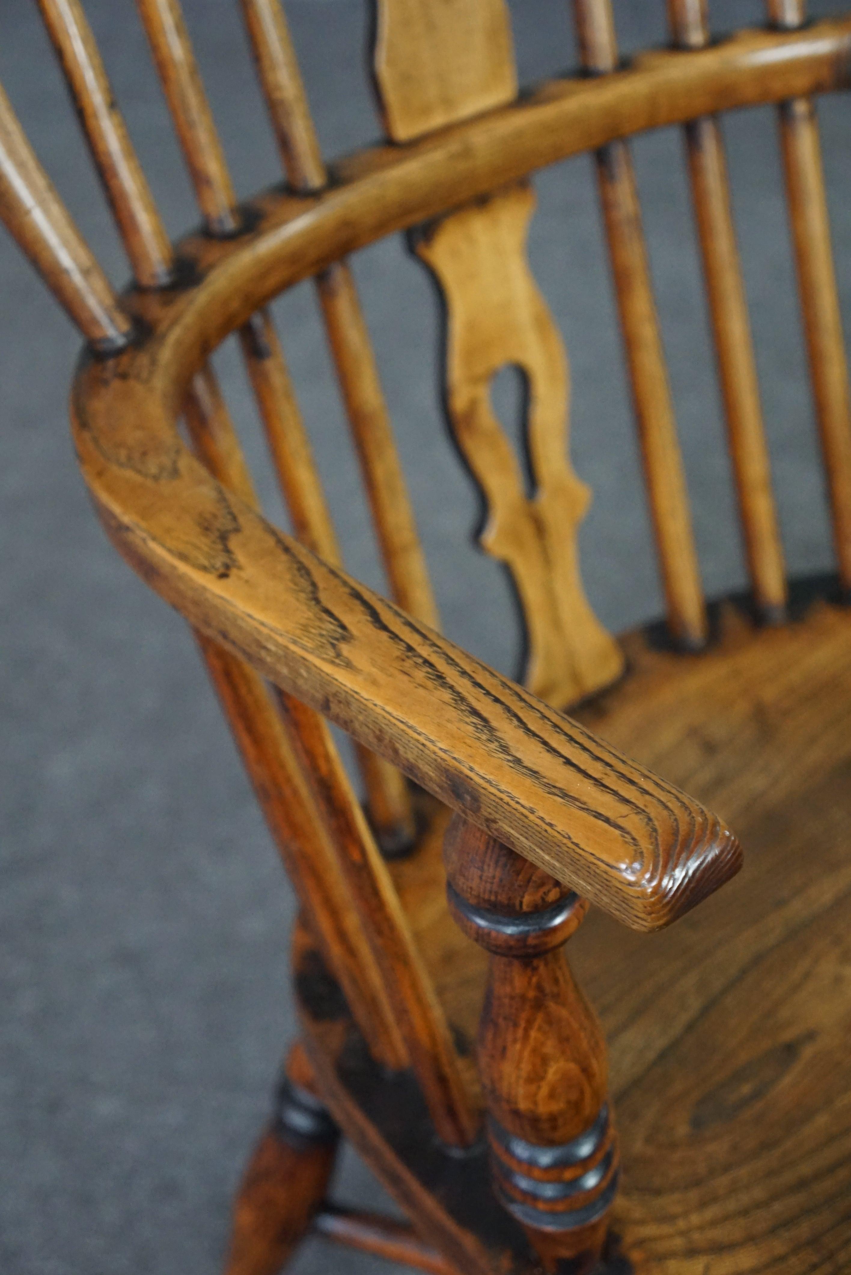 Antique Windsor chair/armchair, English Low Back, 18th century For Sale 3
