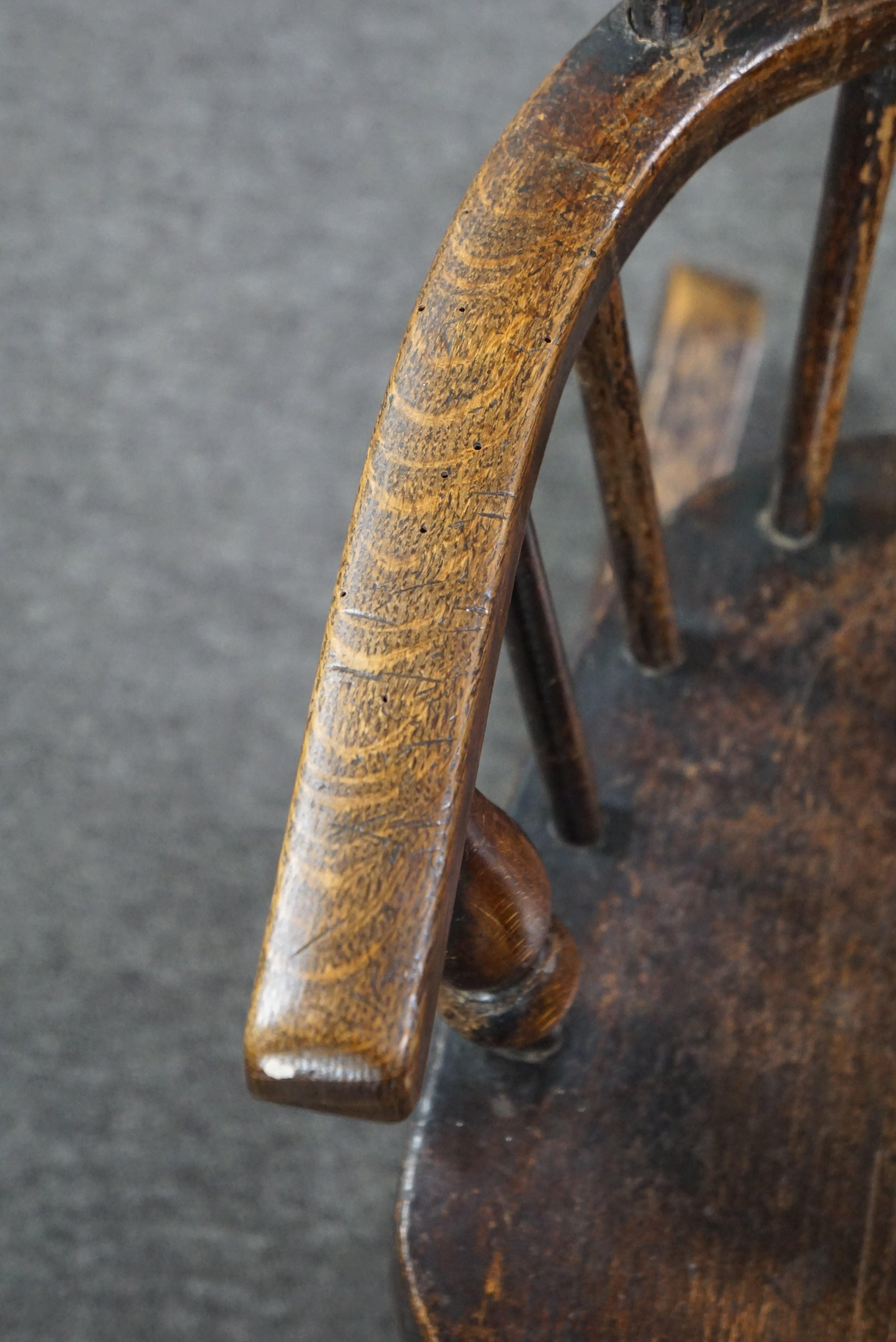 Antique Windsor child's rocking chair, around 1850 For Sale 1