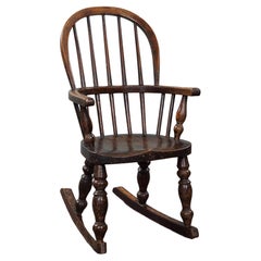 Ancienne chaise à bascule d'enfant Windsor, vers 1850