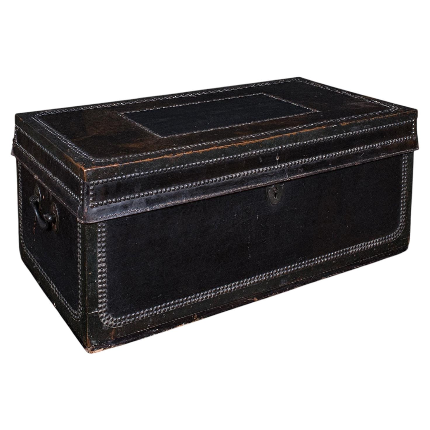 Malle Windsor ancienne, anglaise, en cuir et bois de camphrier, période victorienne tardive, 1870