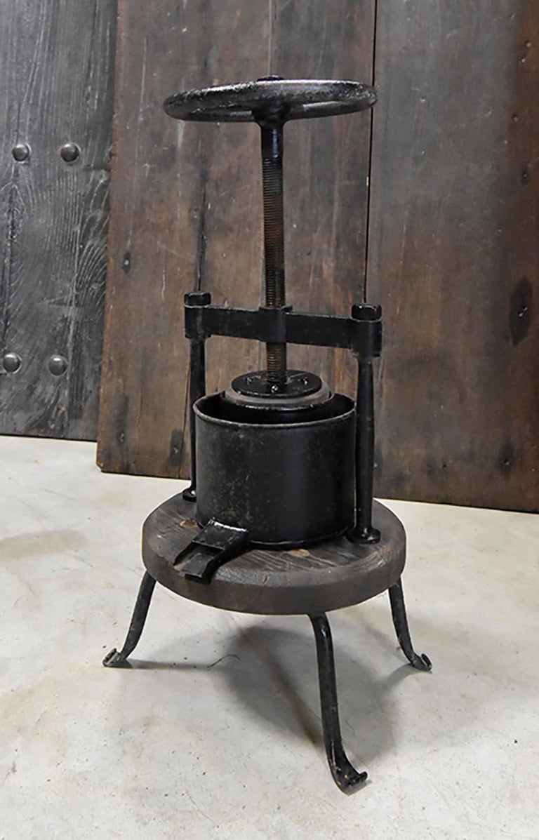 Antique Wine Press, 19th Century For Sale at 1stDibs