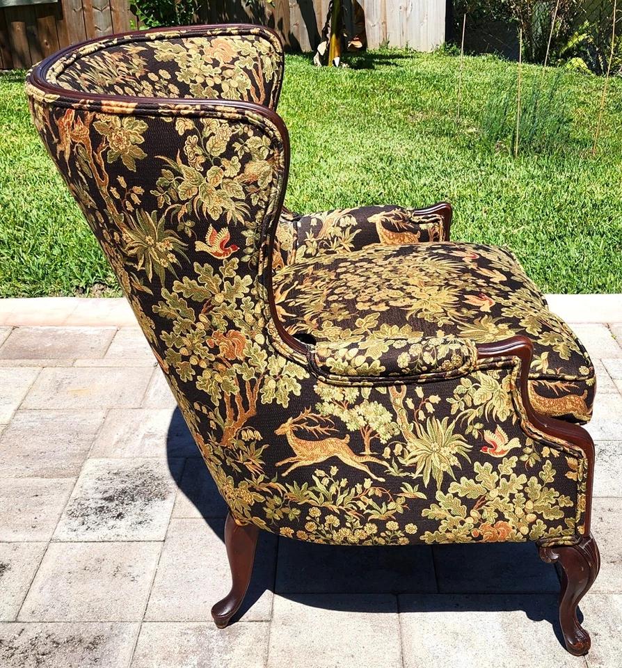 Antique fauteuil Wingback scène de chasse en vente 6