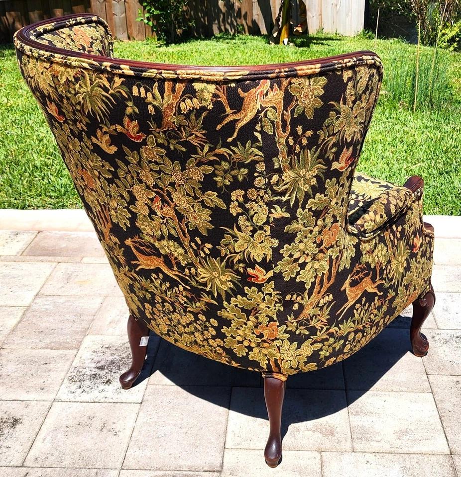 Antique fauteuil Wingback scène de chasse en vente 8