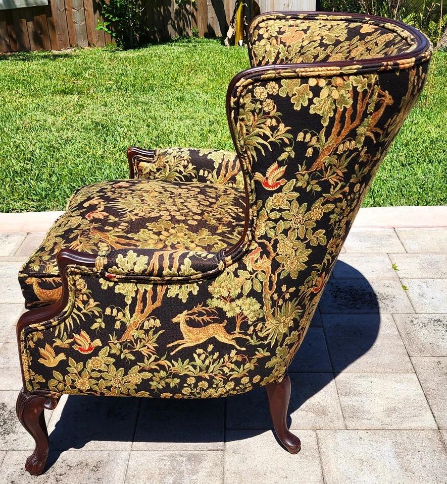 Antique fauteuil Wingback scène de chasse en vente 11