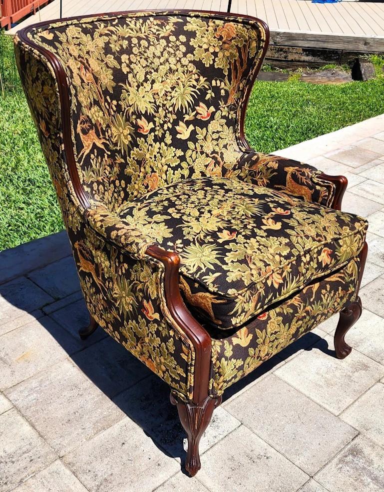 Antique fauteuil Wingback scène de chasse en vente 4