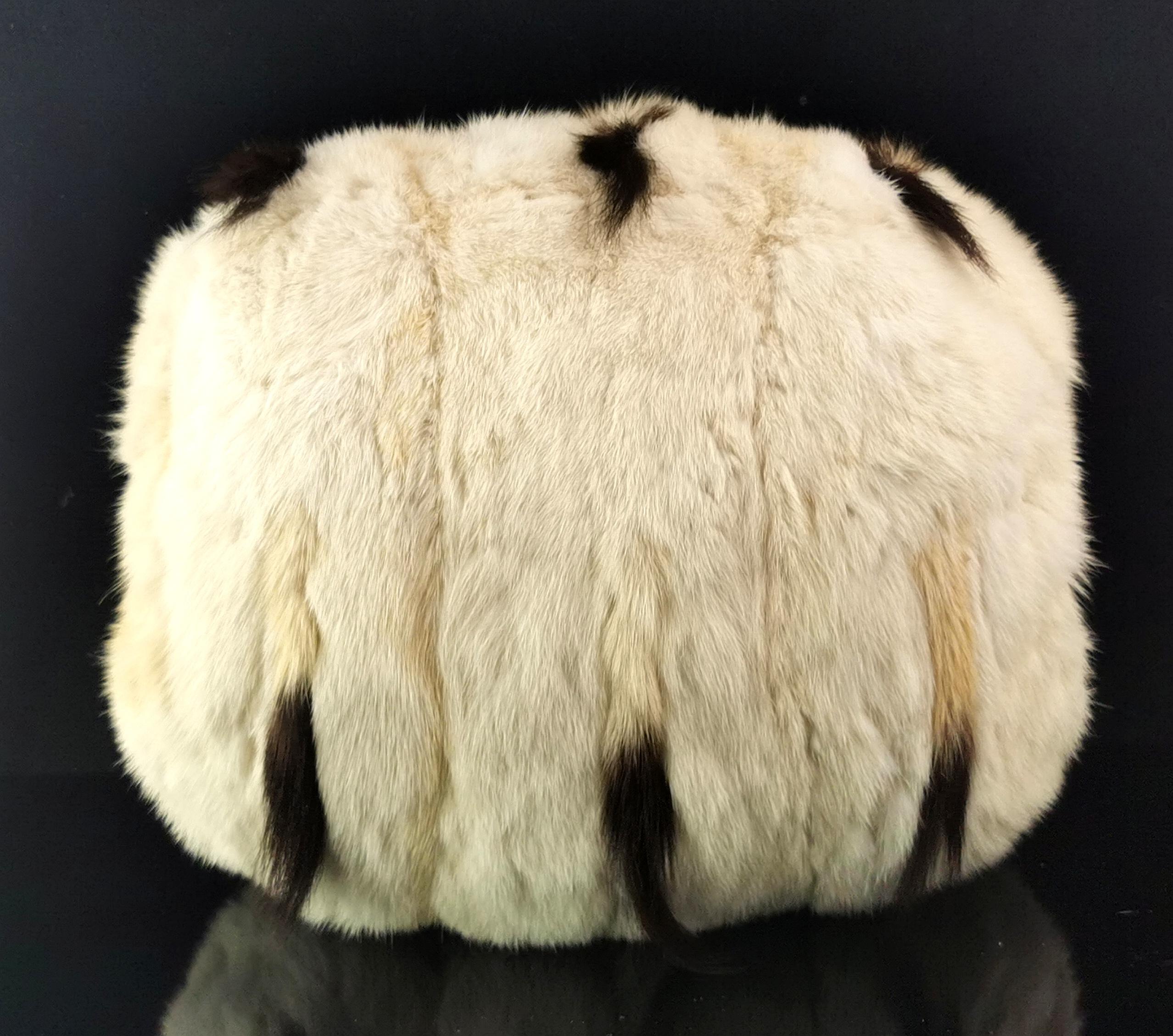 Women's Antique Winter ermine fur muff, Victorian  For Sale