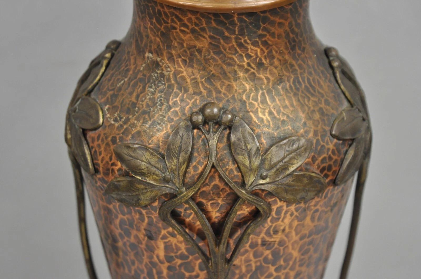 Antique WMF Jugendstil Art Nouveau Hand Hammered Copper Vase Table Lamp For Sale 5