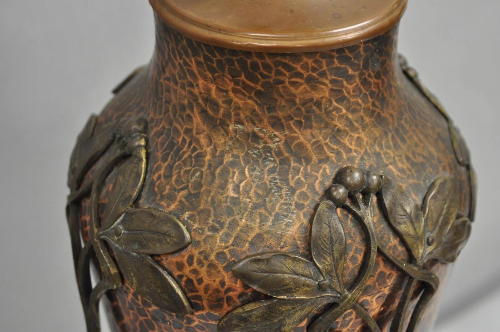 Antique WMF Jugendstil Art Nouveau Hand Hammered Copper Vase Table Lamp For Sale 2