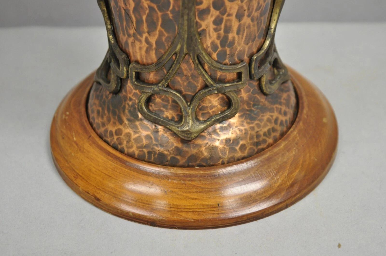 Antique WMF Jugendstil Art Nouveau Hand Hammered Copper Vase Table Lamp For Sale 3
