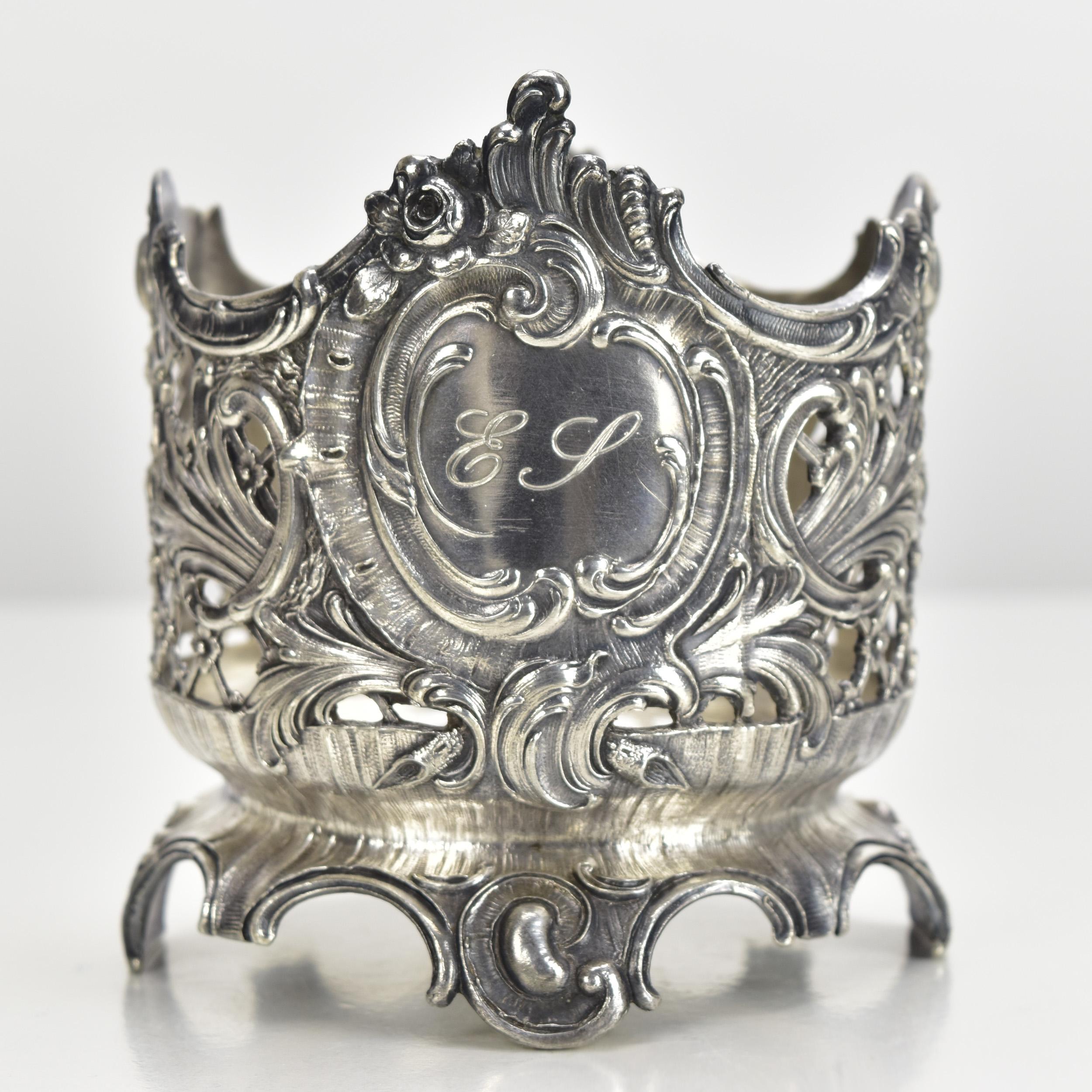 A beautiful Renaissance Revival wine or spirits bottle holder or coaster made of patinated silverplated pewter called Britannia Metall. This beautiful bottle stand was made by WMF dating to the Art Nouveau period around 1900.

