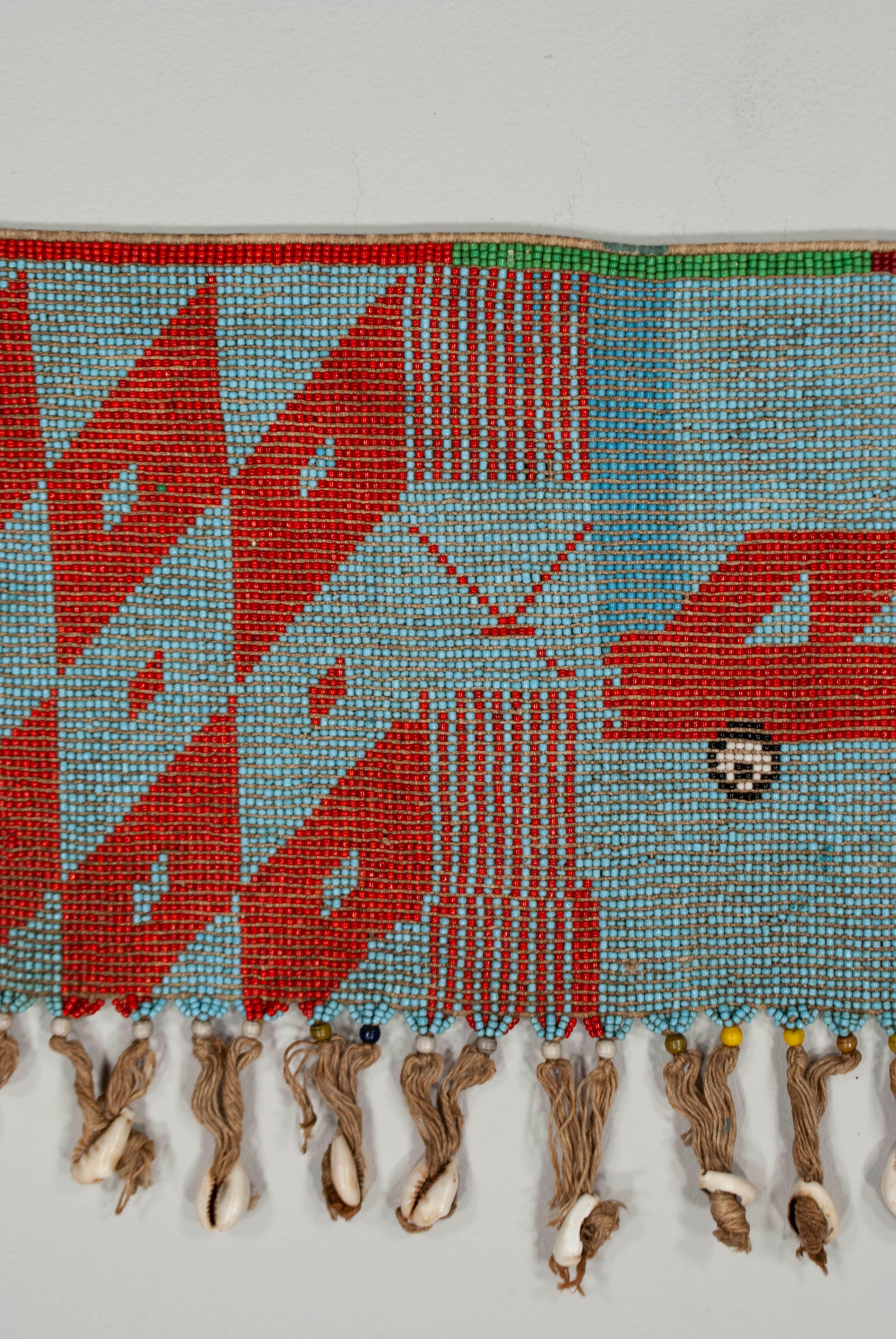 Antiguo caché-sexe (pikuran) ceremonial femenino de cuentas, Camerún en Bueno estado para la venta en Point Richmond, CA