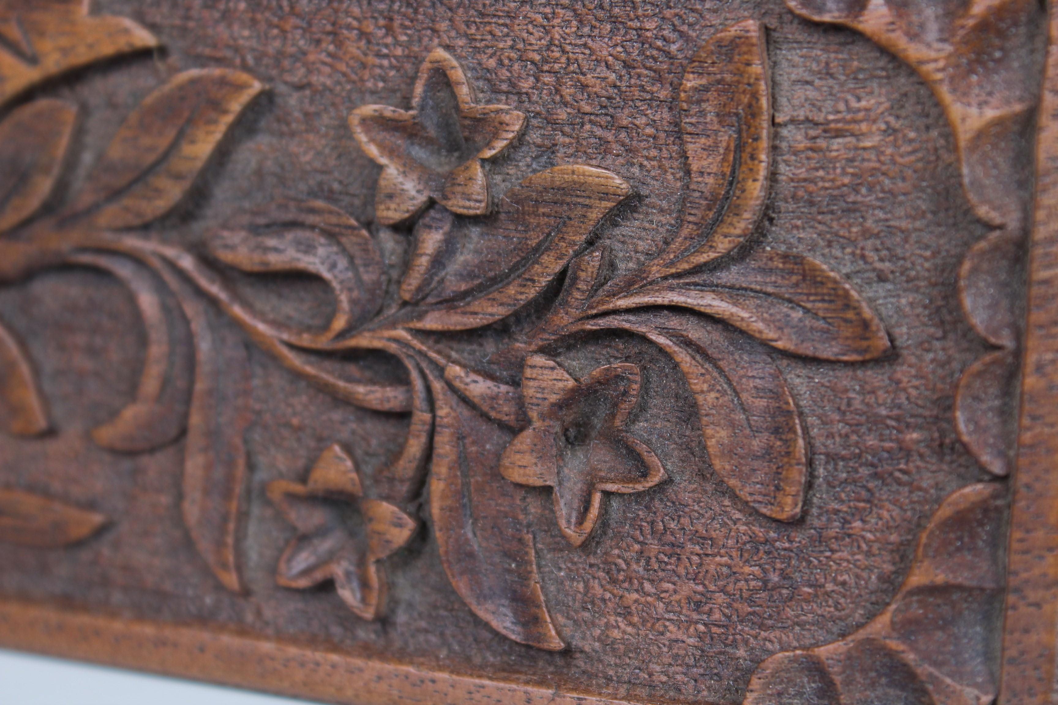 Antique Wood Box With Carvings, Interlaken, Swiss, 1900s For Sale 6