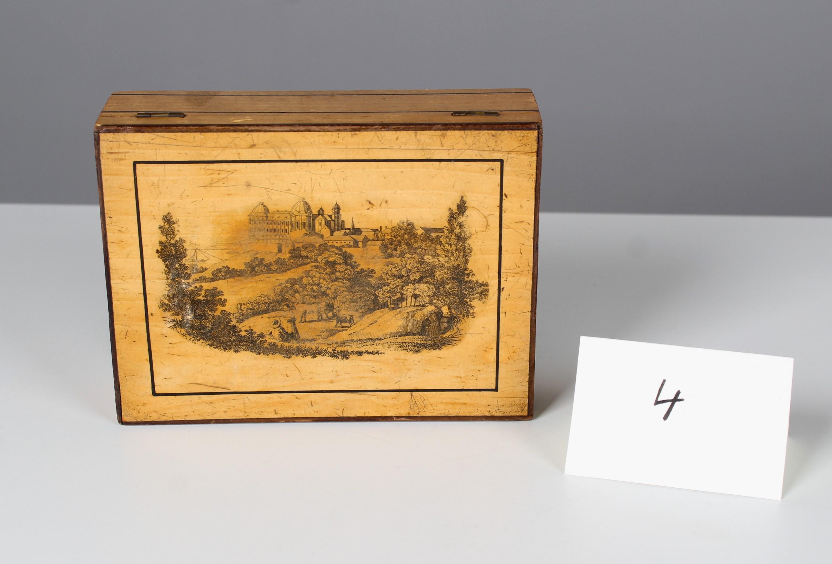 Boîte en bois ancienne avec technique d'impression par transfert, vers 1900 en vente 1