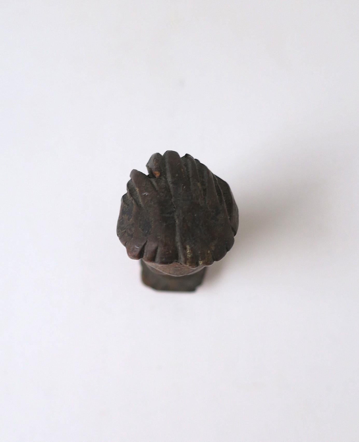 Antique Wood Bust Sculpture in vendita 4