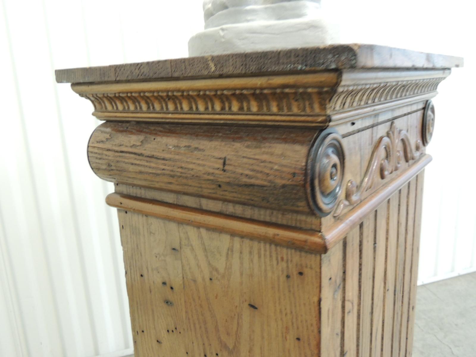 Antique Wood Column Style Pedestal 2