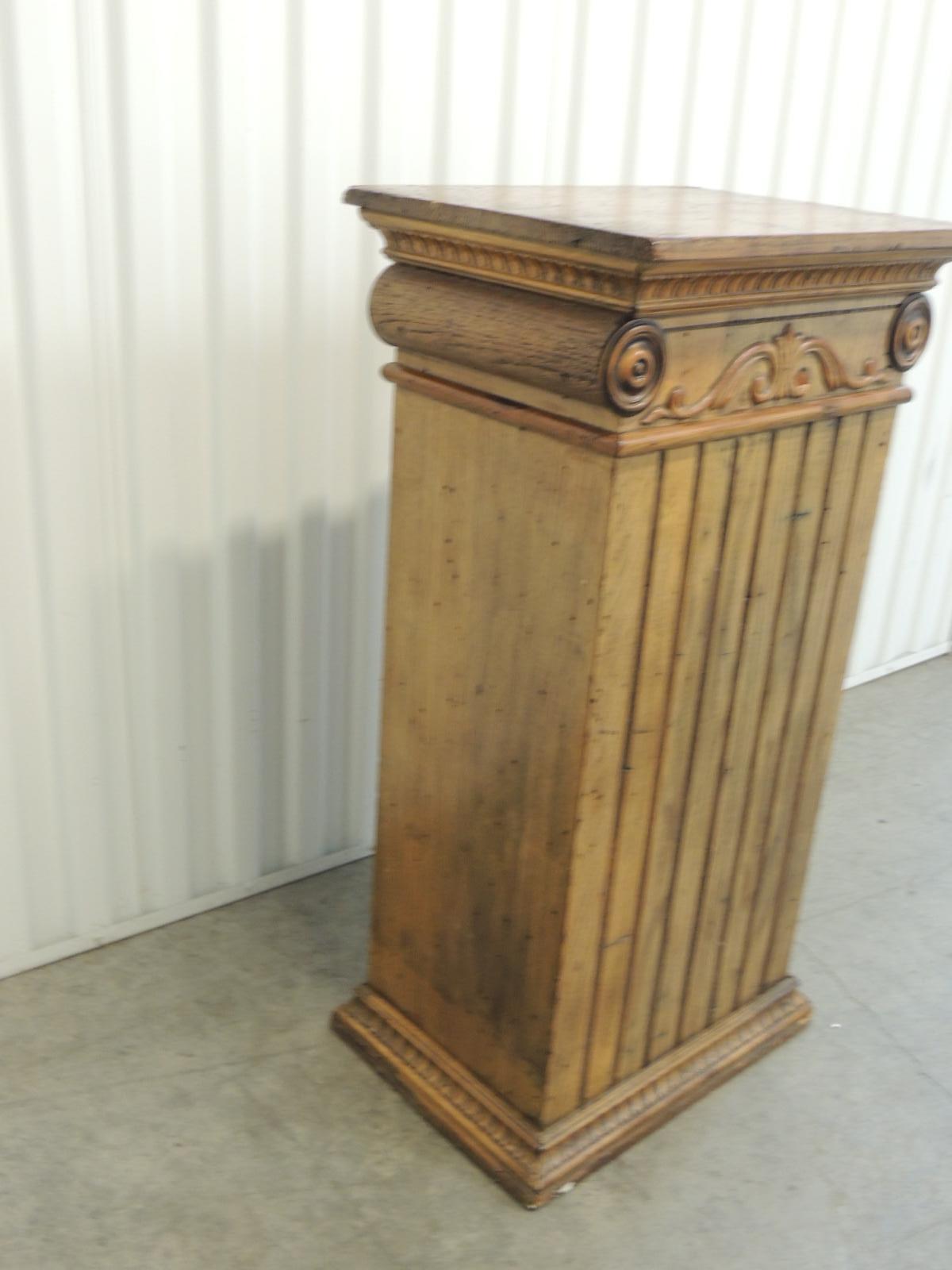 Antique wood pedestal
In the style of a Corinthian Column
Pine wood
Size: 12.25