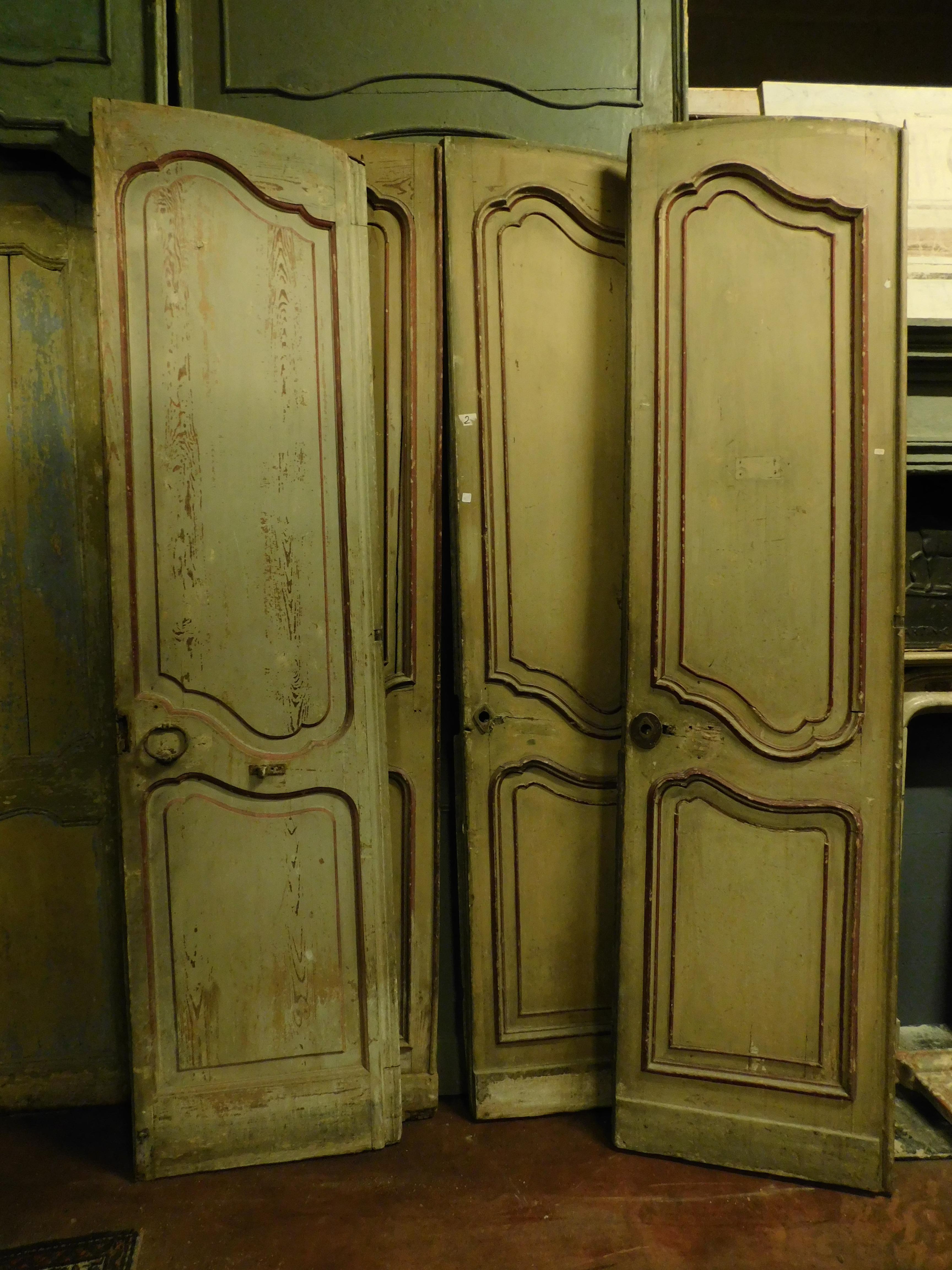 Antique Wood Double Doors Red Beige Lacquered, 1700, Italy In Good Condition For Sale In Cuneo, Italy (CN)
