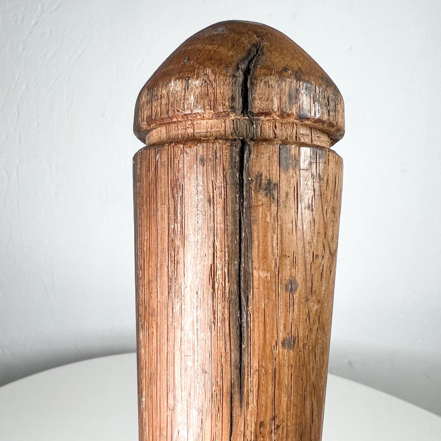 Antico strumento tessile di Wood Fid per affettare le corde marine 2
