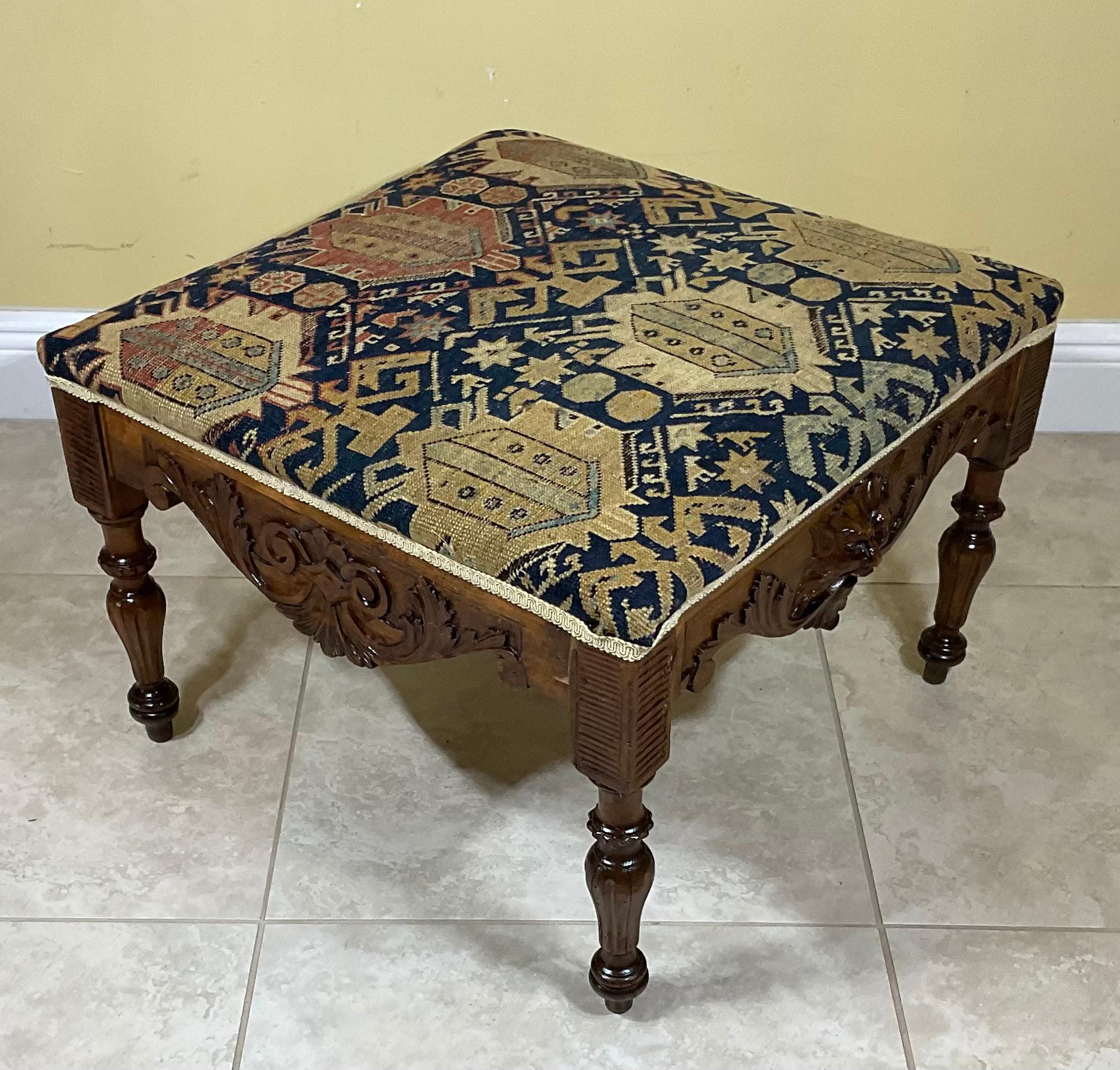 Antique Wood Hand Carved Low Table /Sit/Stool In Good Condition For Sale In Delray Beach, FL