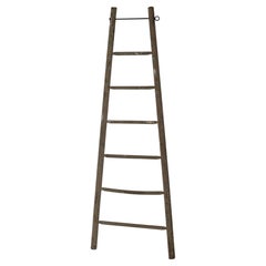 Escalera antigua de madera procedente de Francia, principios del siglo XX, acabado en marrón cálido