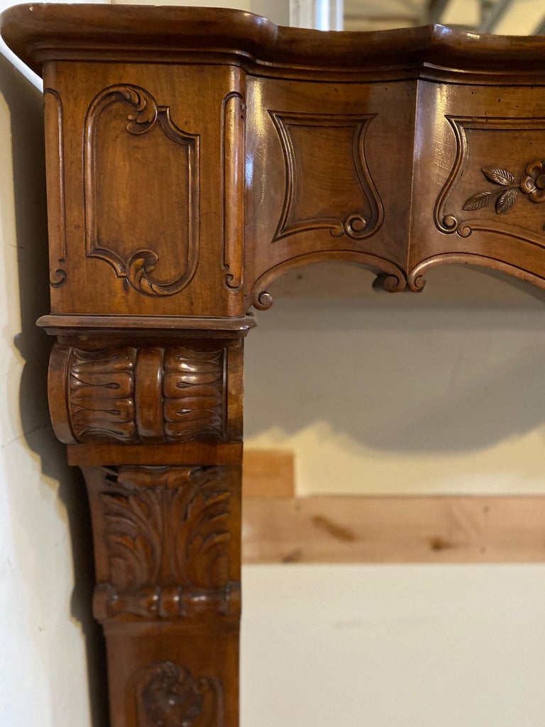 Antique Wood Mantel For Sale at 1stDibs