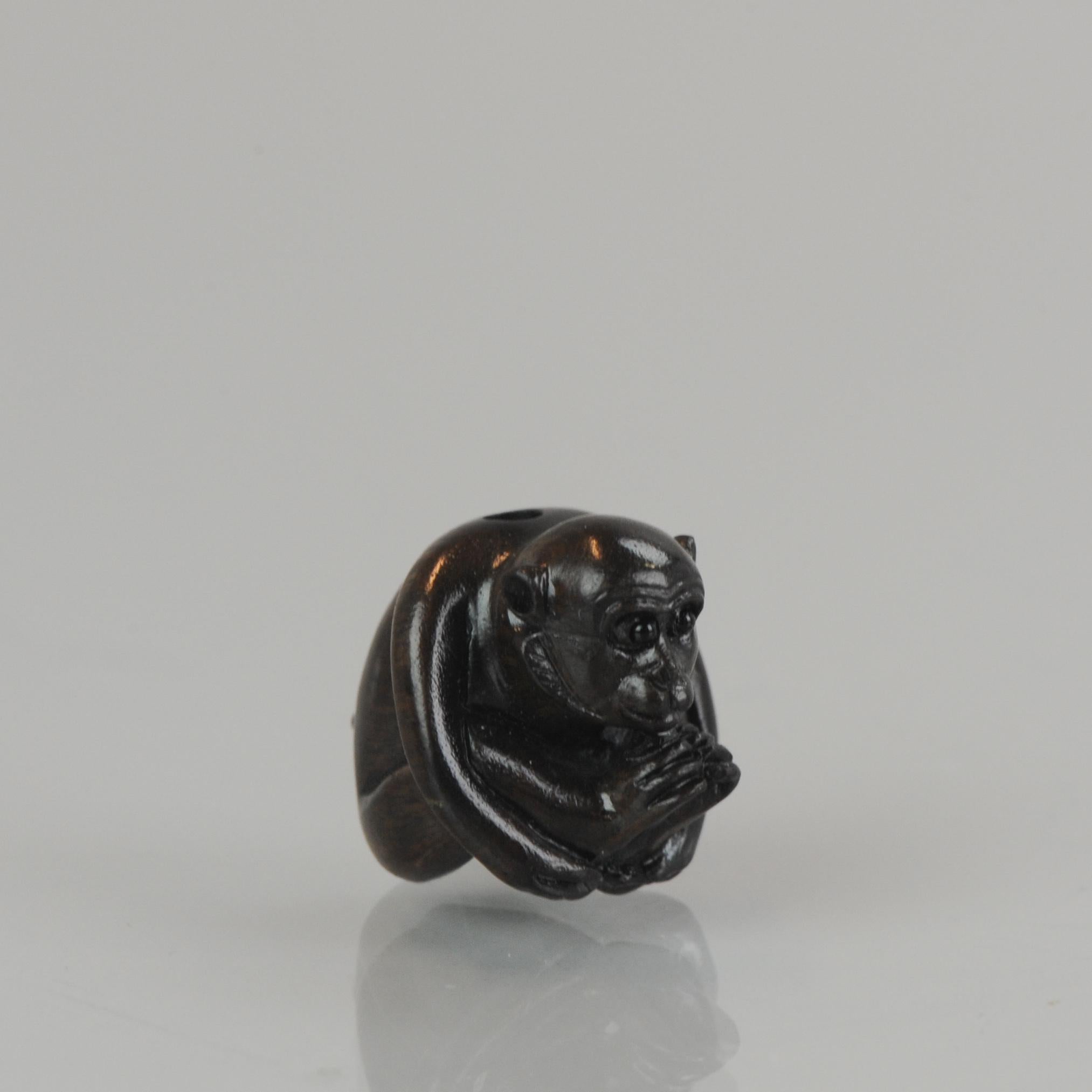 Lovely and very detailed piece. Signed Masakazu

A monkey sitting. Measures: H. 1.5 cm x 3cm, Japan, 19th century.

Condition
Overall condition very nice. Ca 1.5cm high

Period
Meiji Periode (1867-1912).

 