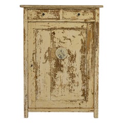 Ancienne armoire en bois patiné d
Europe centrale