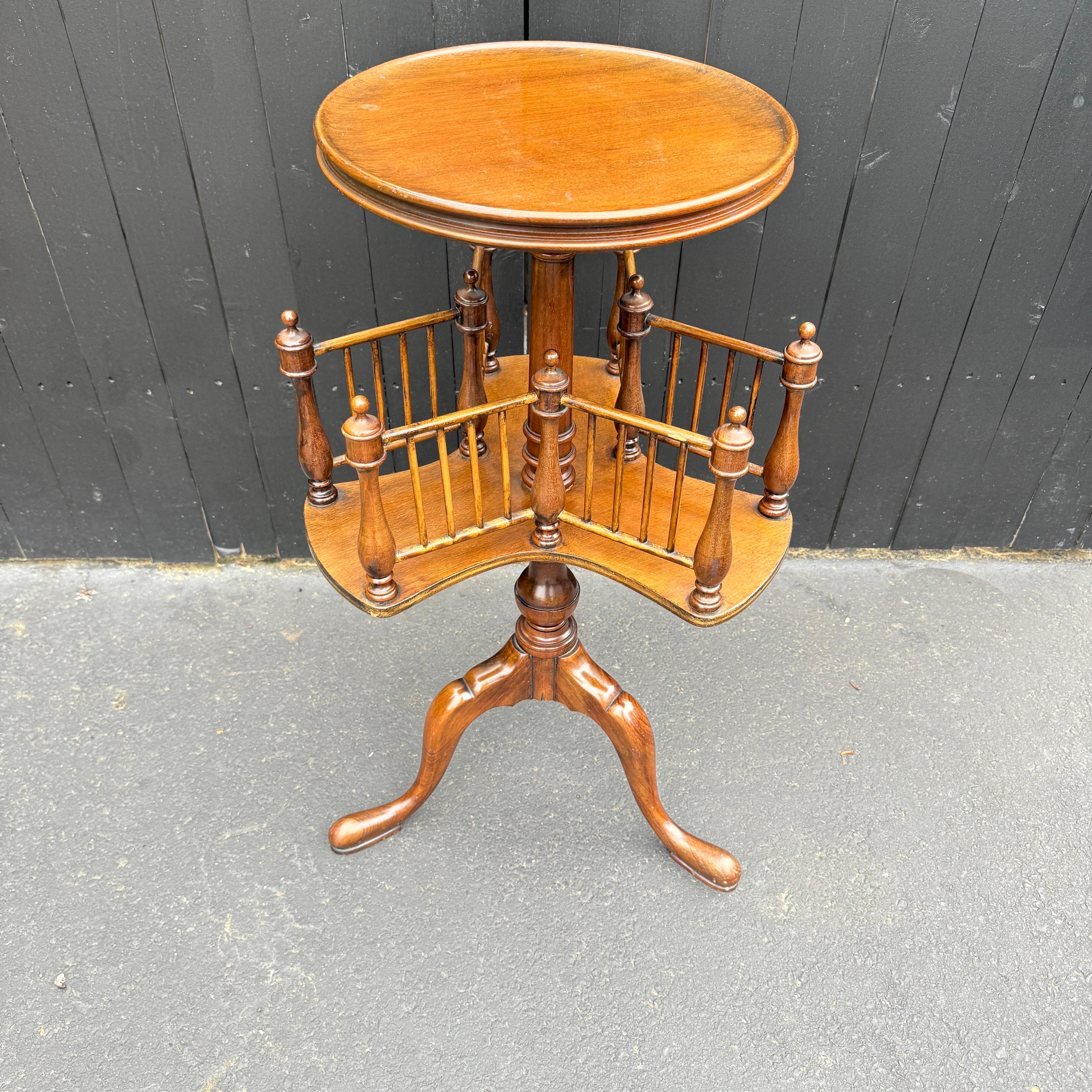 revolving bookstand