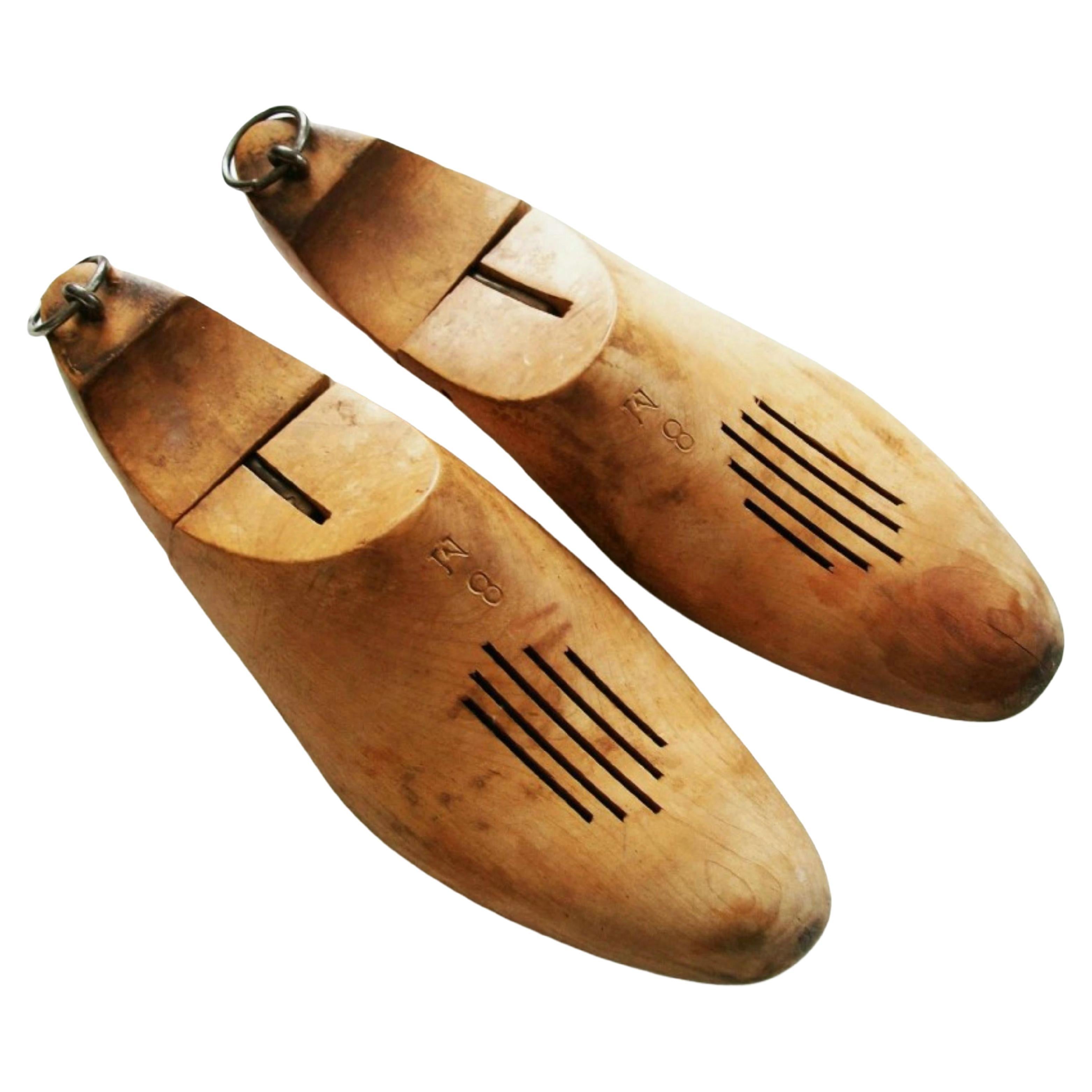 Antique Wood Shoe Trees with Vents 
Steel Rings - Size 8 M - Early 20th Century im Angebot