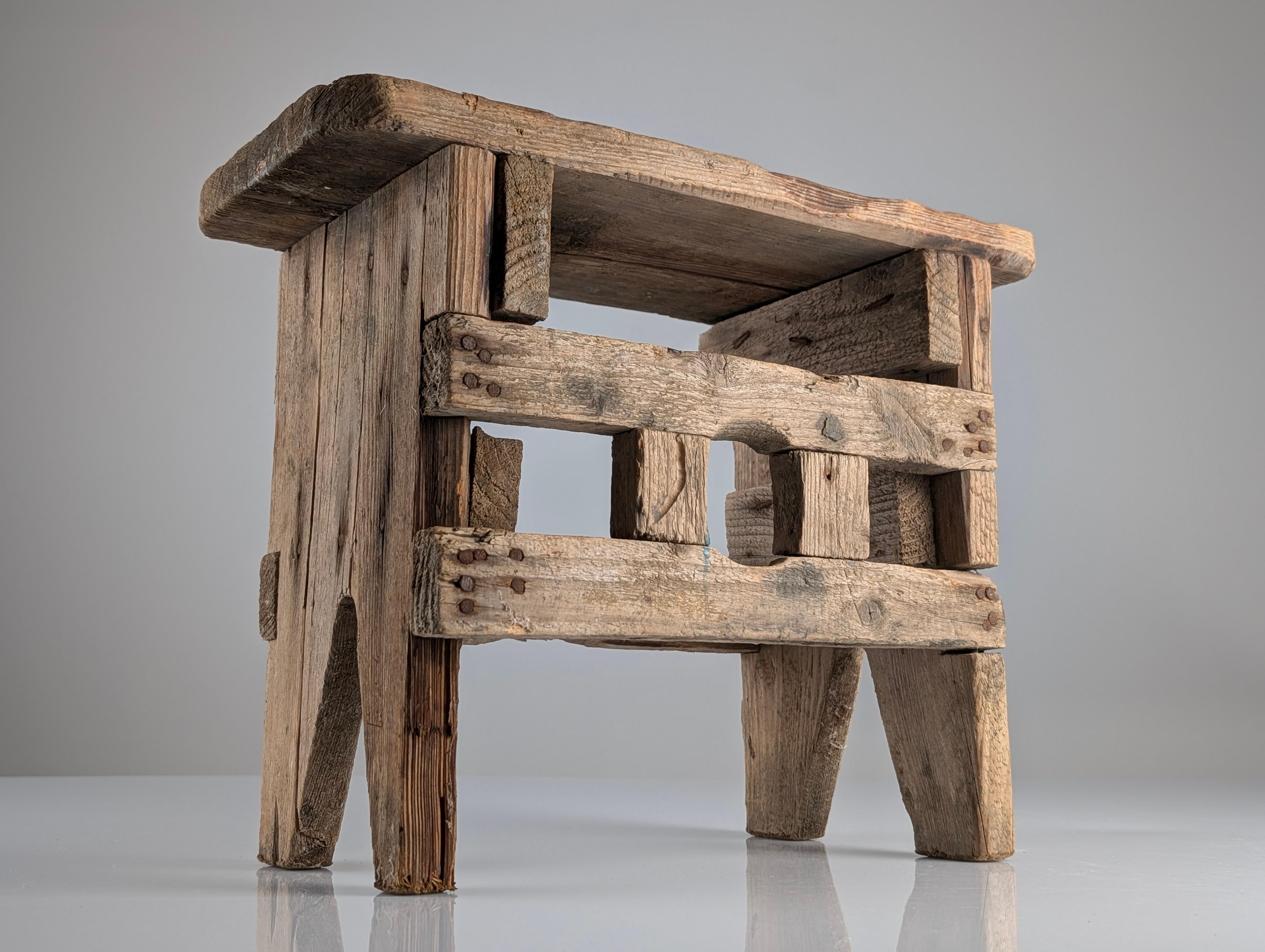 Tabouret en bois ancien, style Wabi Sabi, vieil artisanat en vente 9